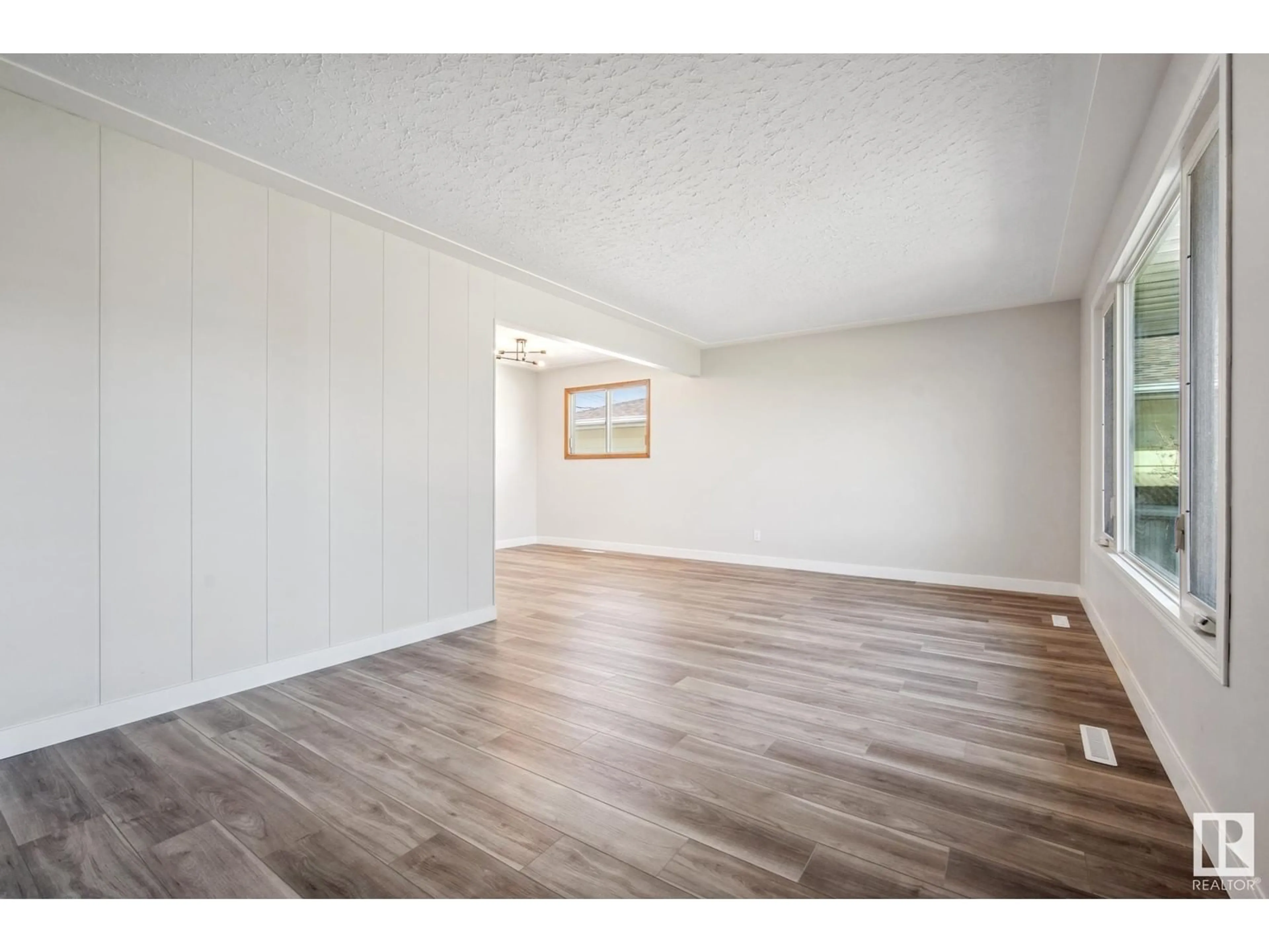 A pic of a room for 6007 95 AV, Edmonton Alberta T6B1A4