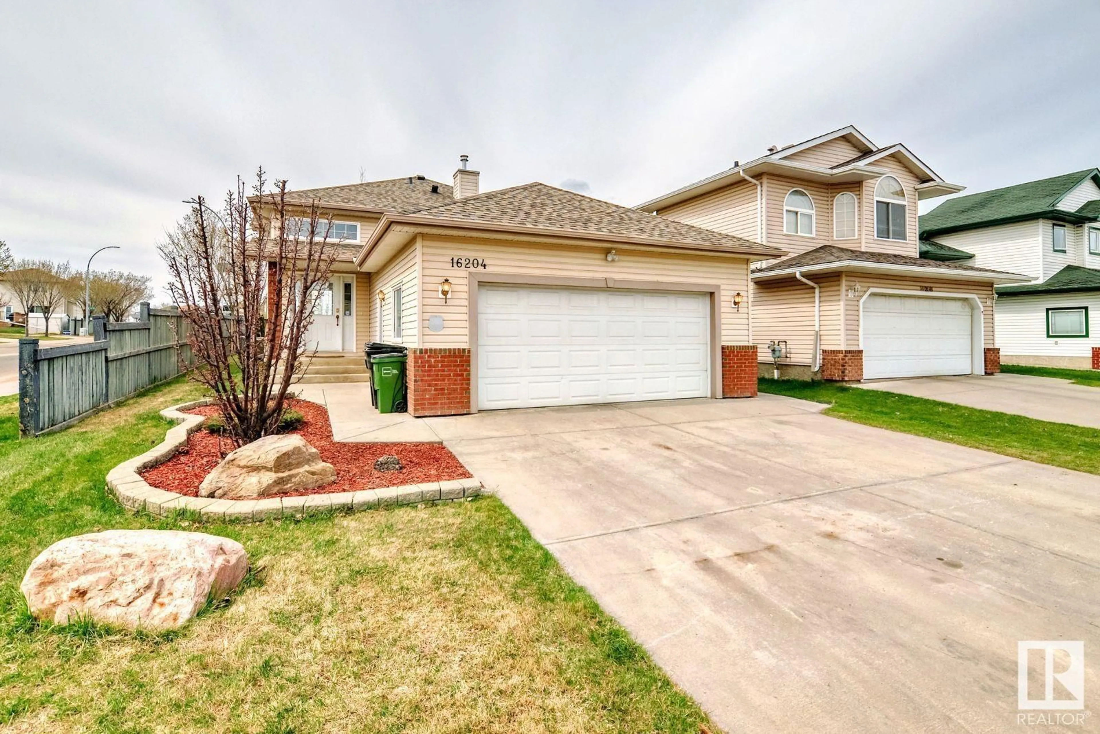 Unknown for 16204 51 ST, Edmonton Alberta T5Y3K2