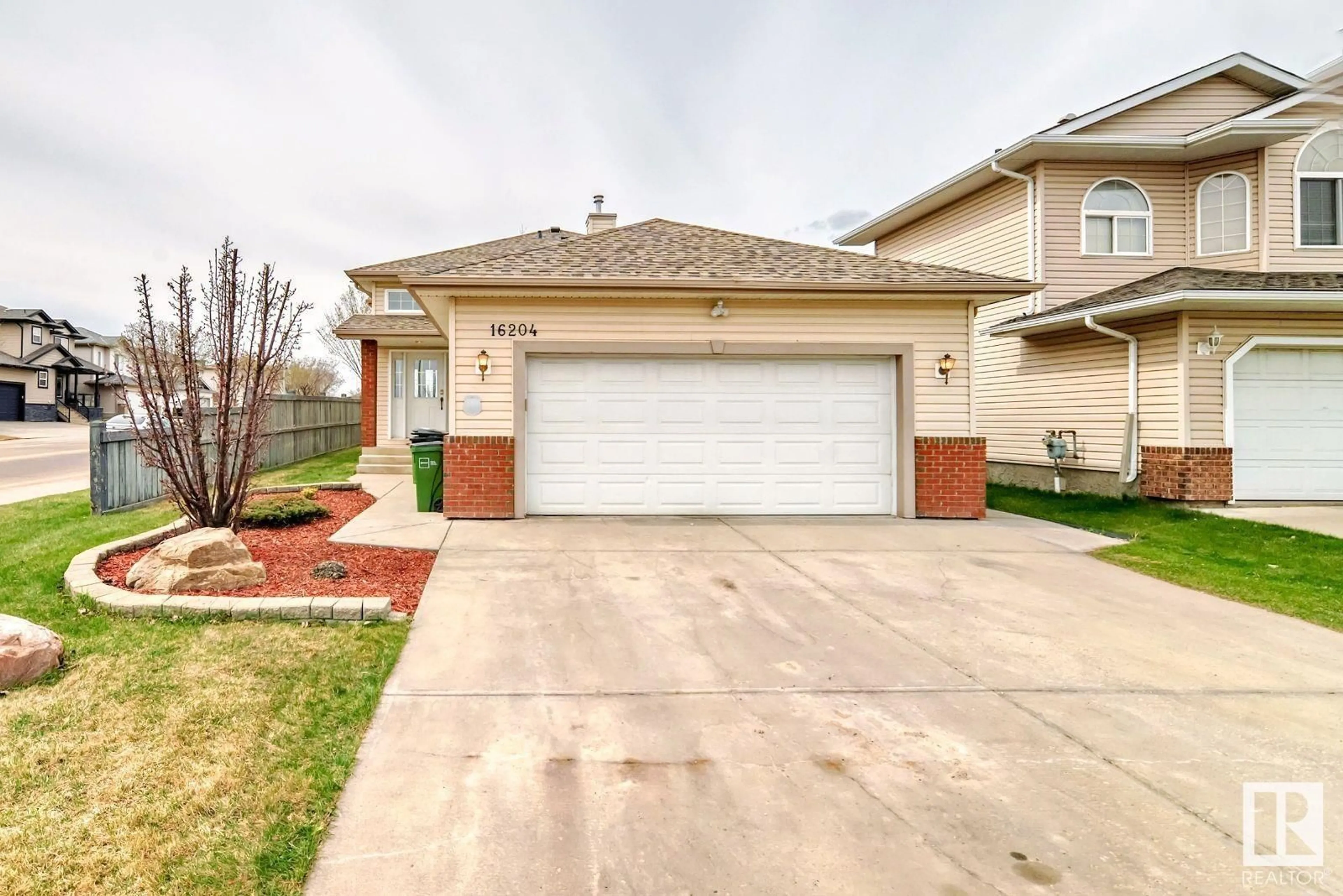 Unknown for 16204 51 ST, Edmonton Alberta T5Y3K2