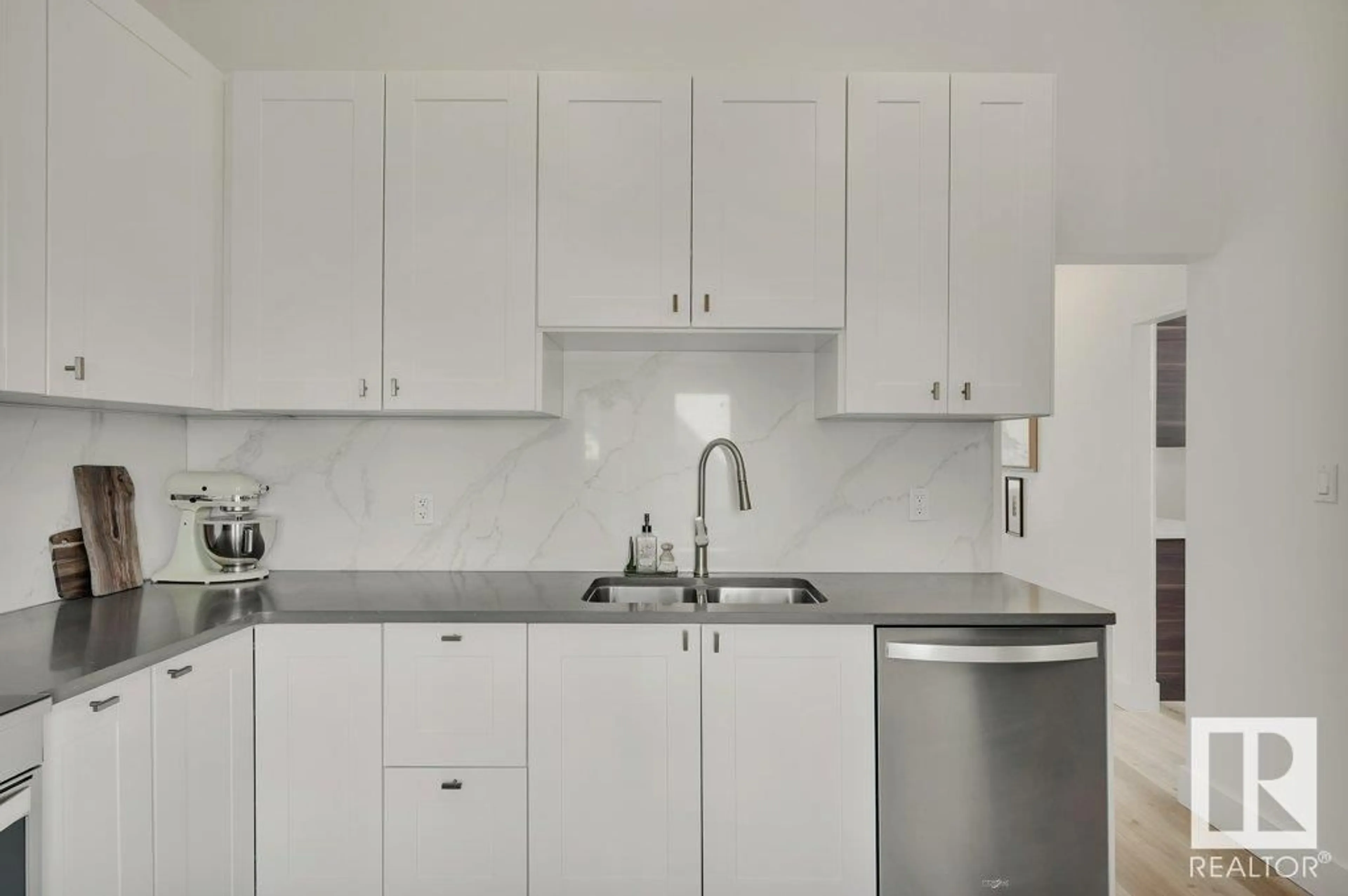 Standard kitchen, unknown for 8910 77 AV, Edmonton Alberta T6C0L9