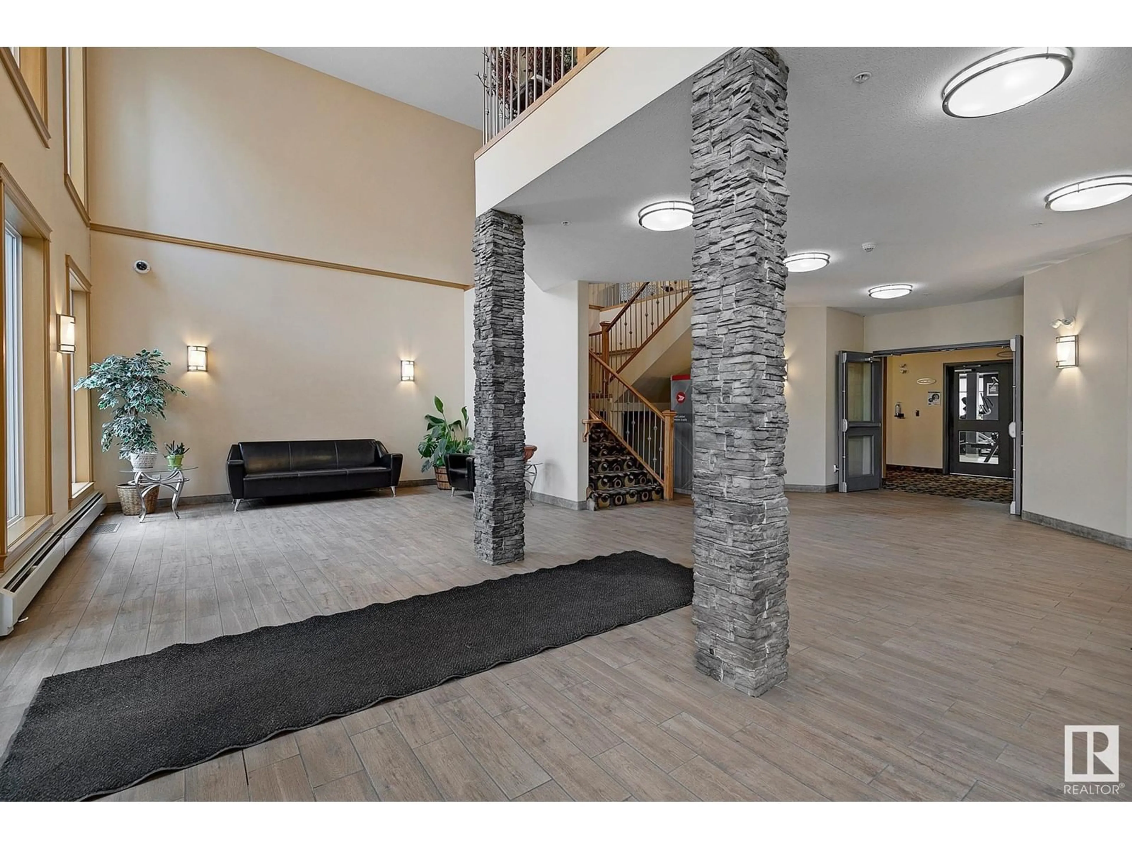 Lobby for 10121 - 117 80 AV, Edmonton Alberta T6E0B9