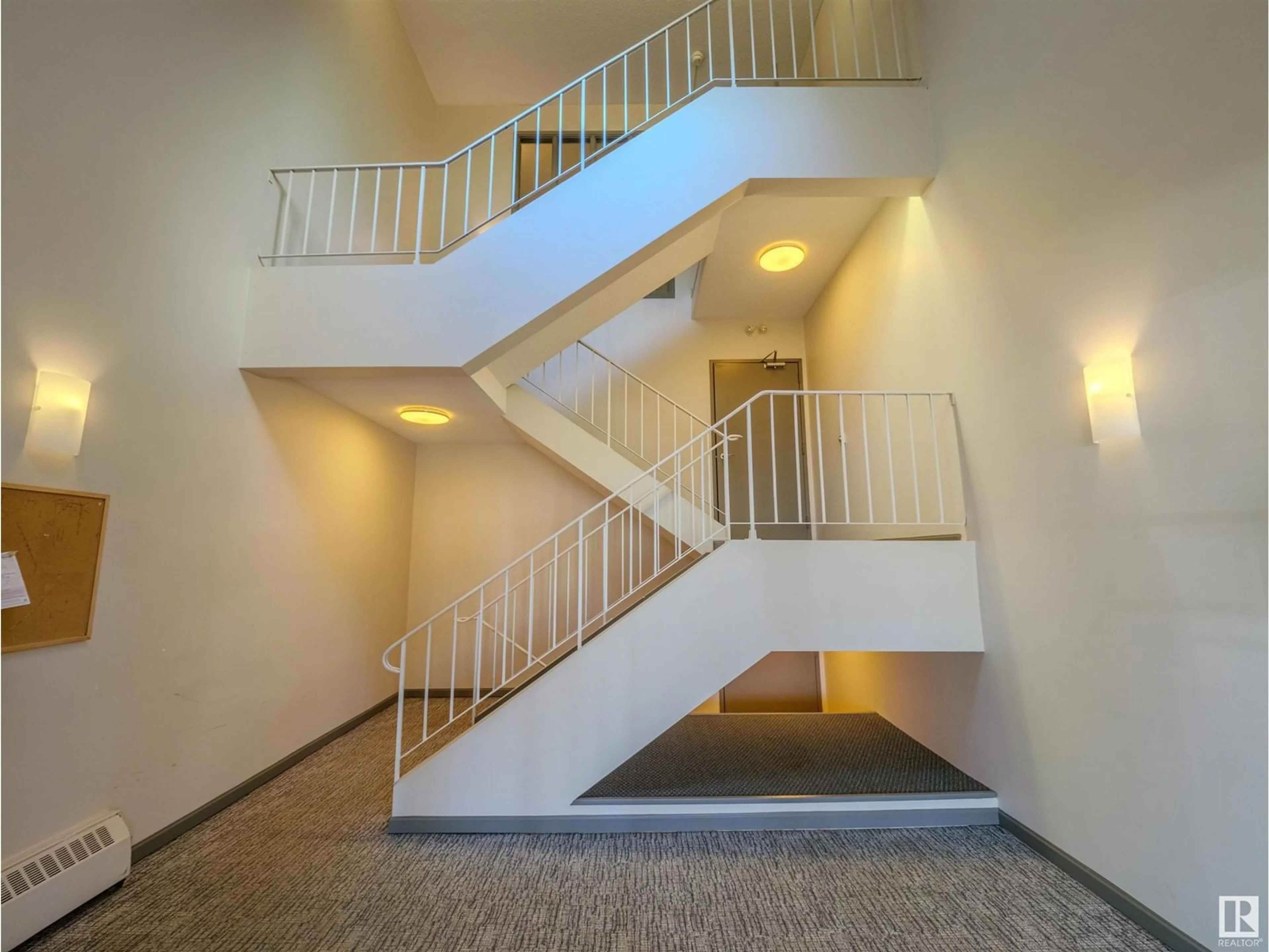 Indoor foyer for 308 - 11445 41 AV, Edmonton Alberta T6J0R5