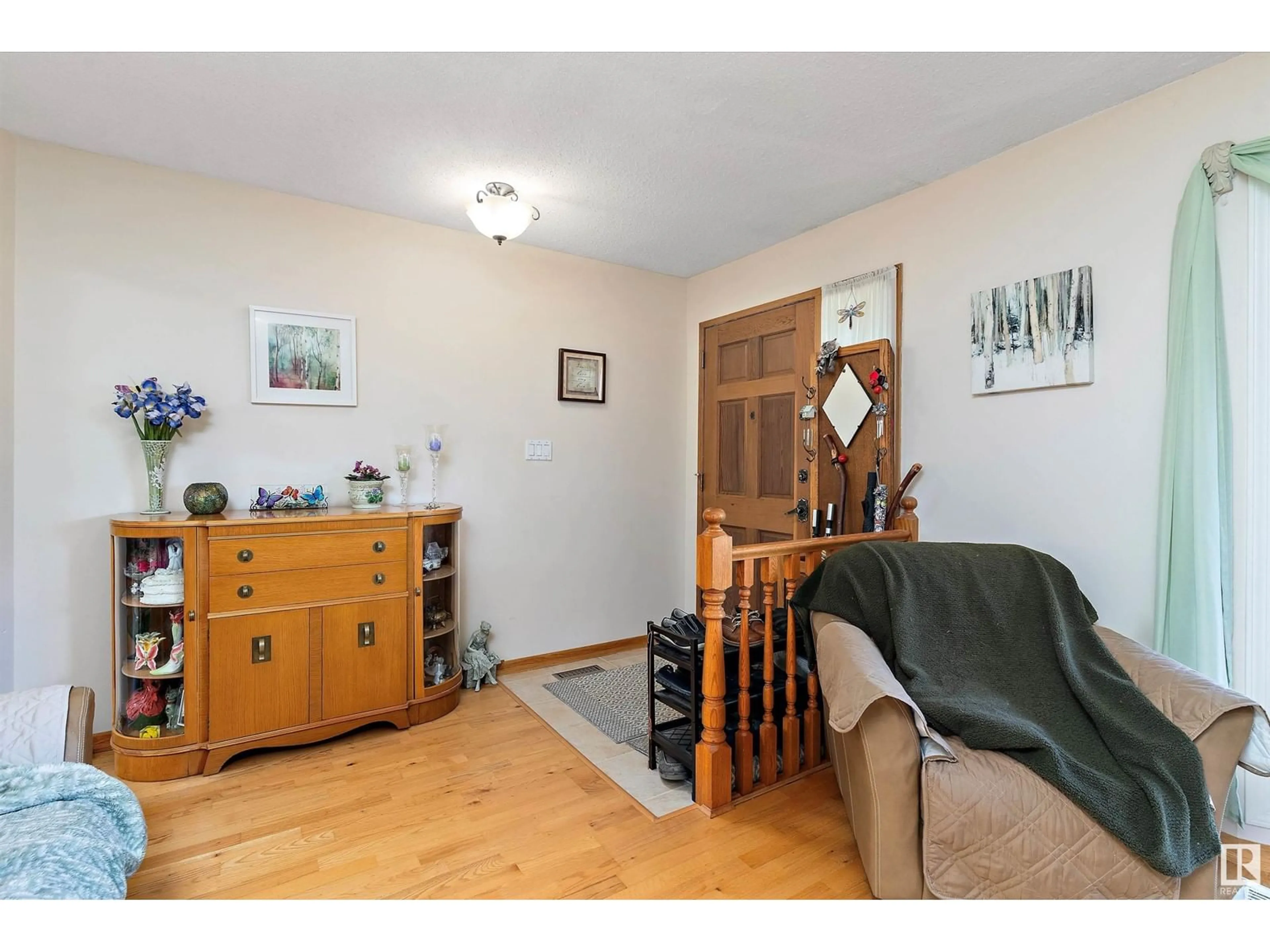 Unknown for 8607 10 AV, Edmonton Alberta T6K1W9