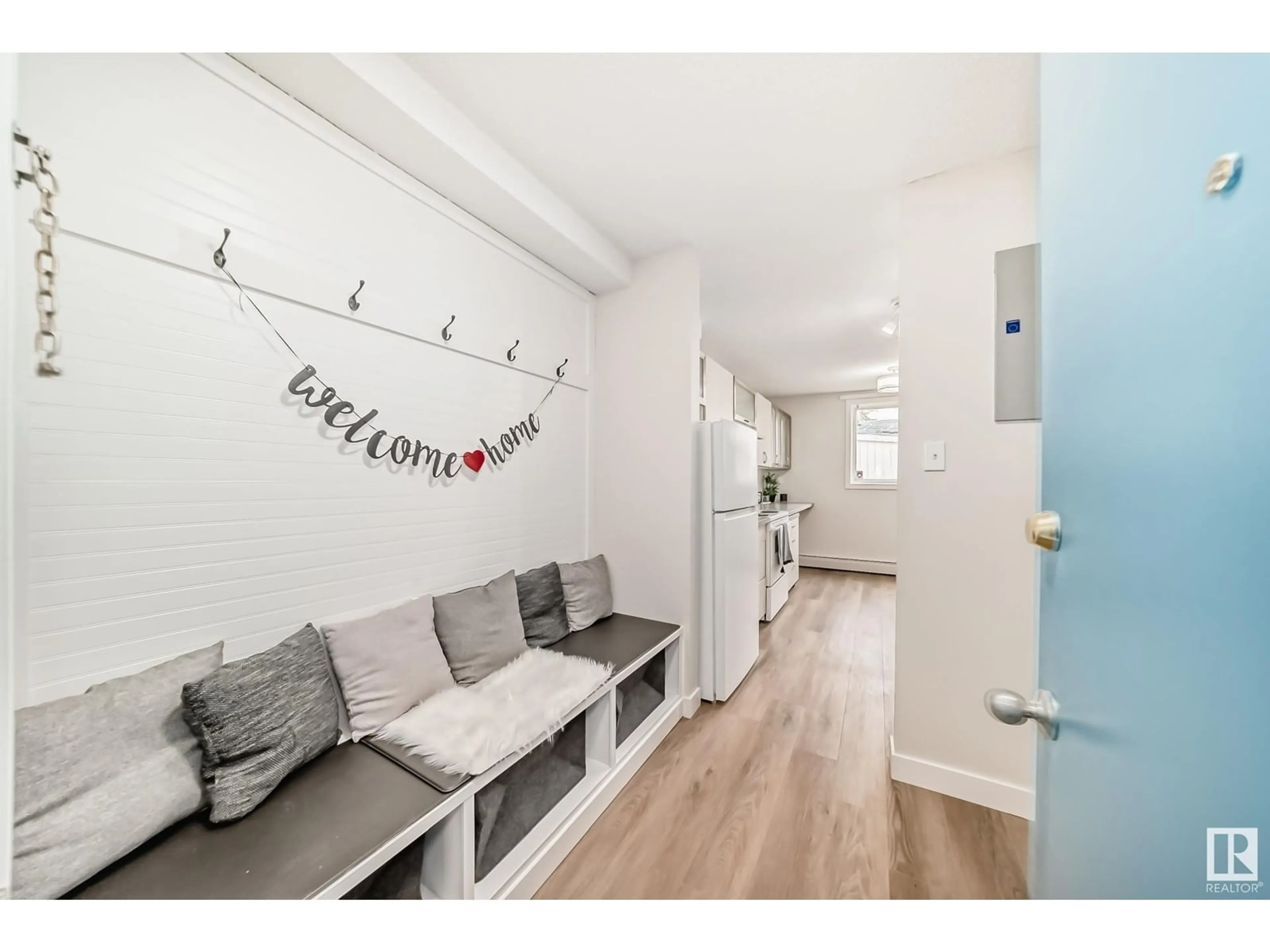 Indoor entryway for #112 - 14530 52 ST, Edmonton Alberta T5A3K5