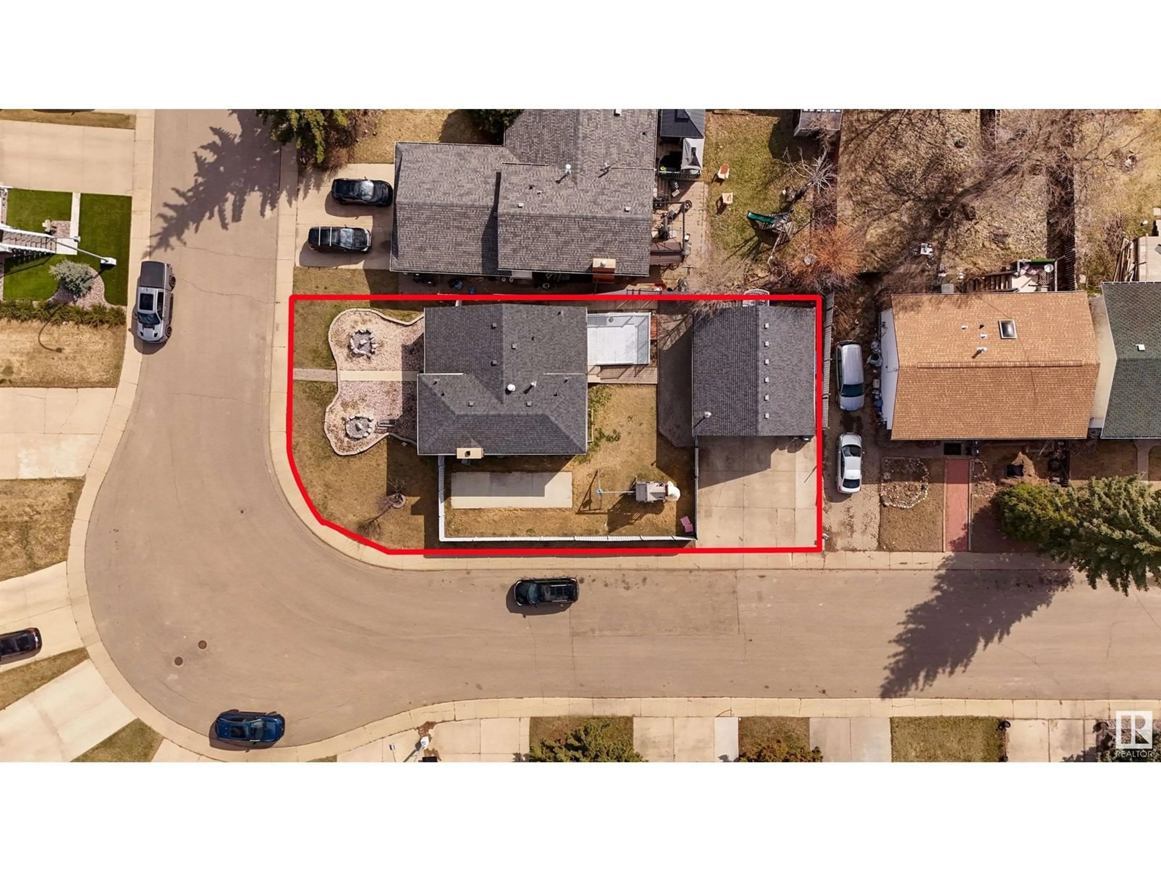A pic from outside/outdoor area/front of a property/back of a property/a pic from drone, street for NW - 1848 35 ST, Edmonton Alberta T6T3E9