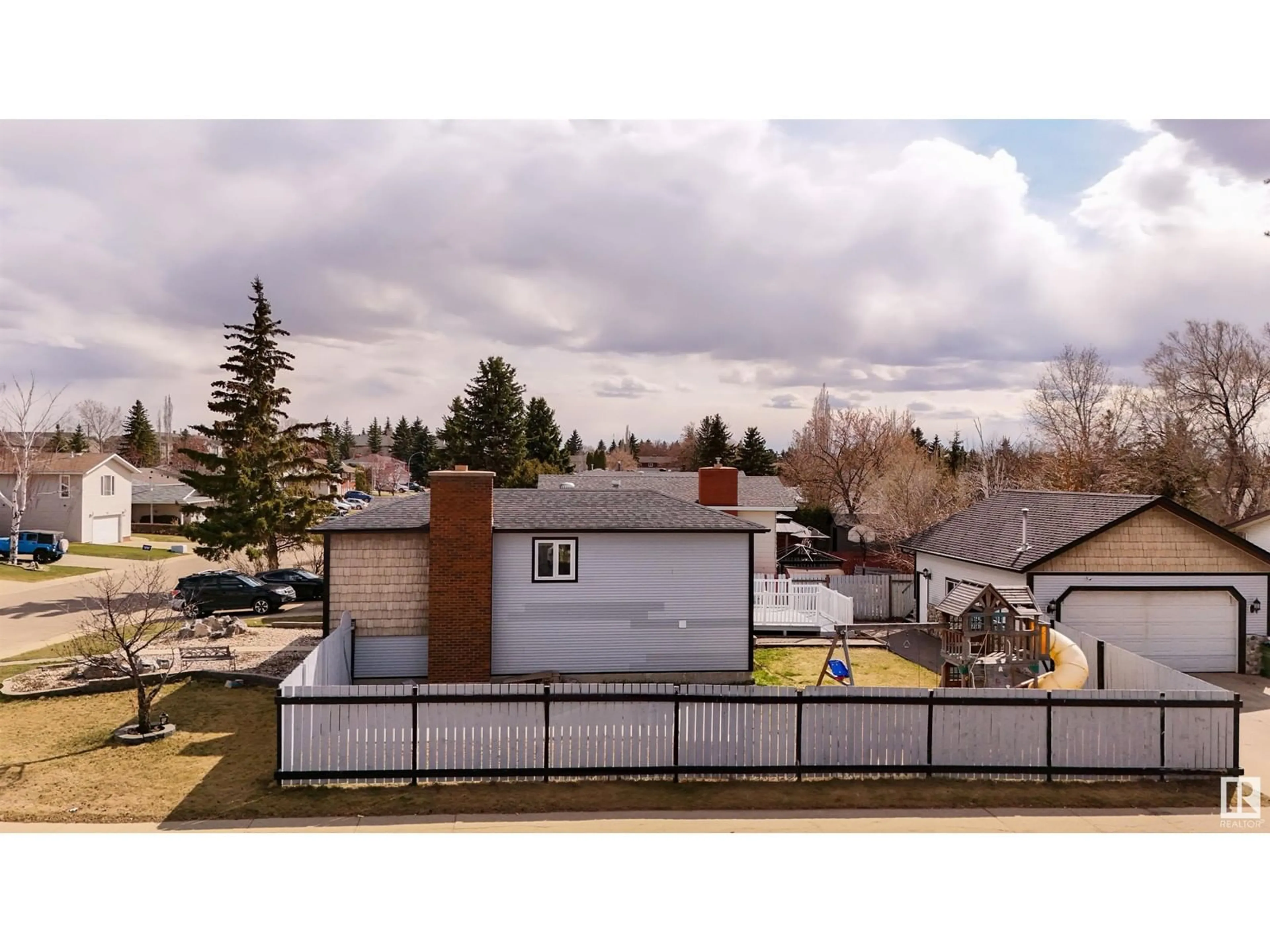 A pic from outside/outdoor area/front of a property/back of a property/a pic from drone, street for NW - 1848 35 ST, Edmonton Alberta T6T3E9