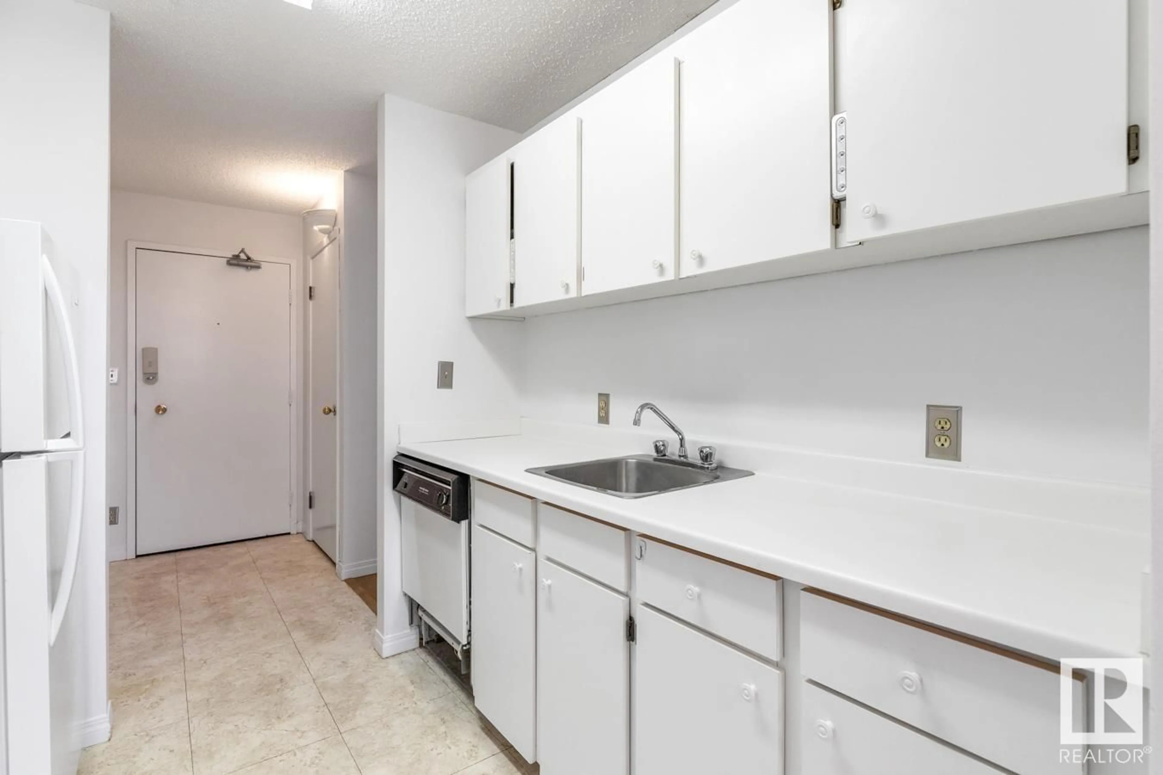 Standard kitchen, unknown for 11307 - 1212 99 AV, Edmonton Alberta T5K0H2