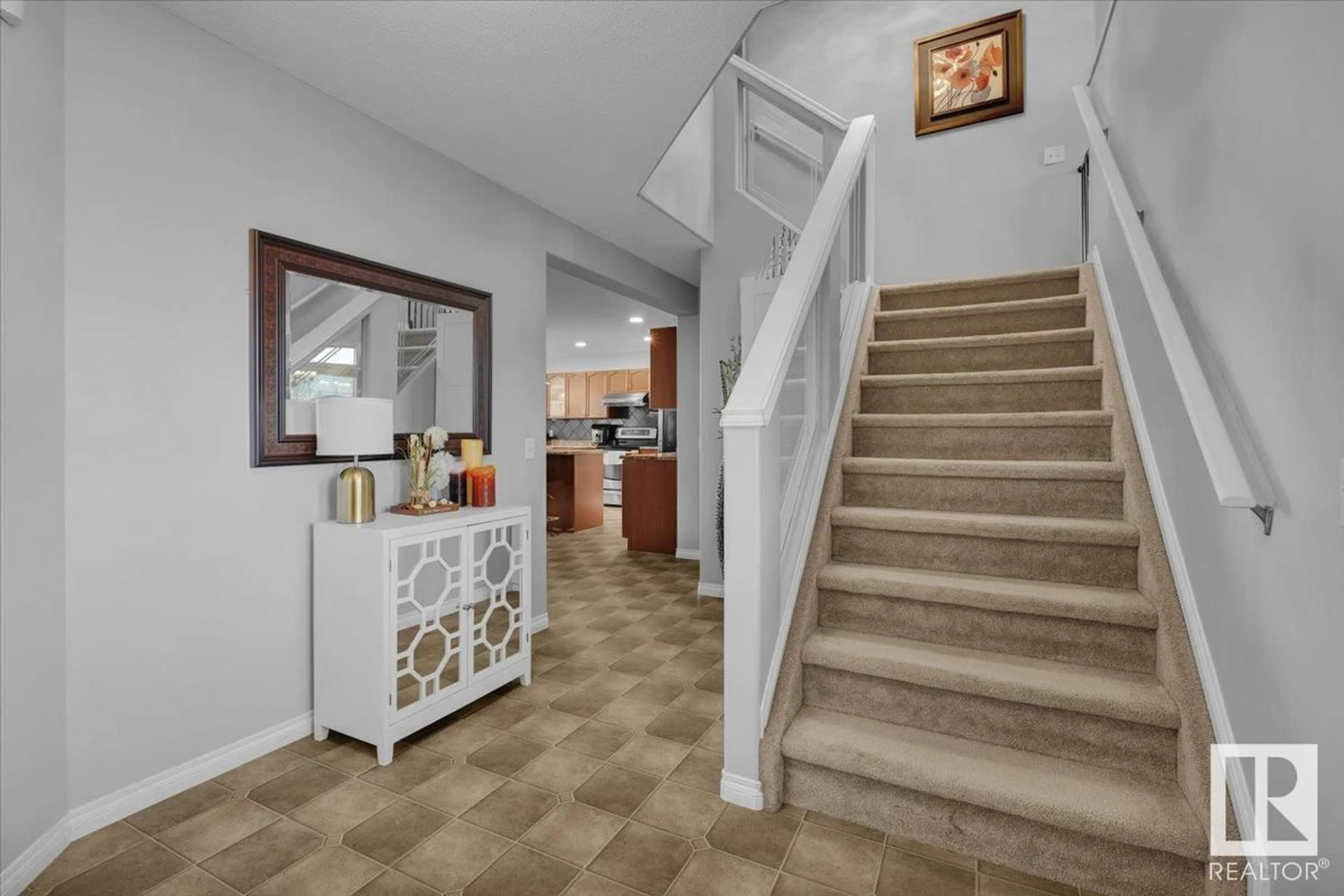 Indoor foyer for 6443 164 AV, Edmonton Alberta T5Y3J2