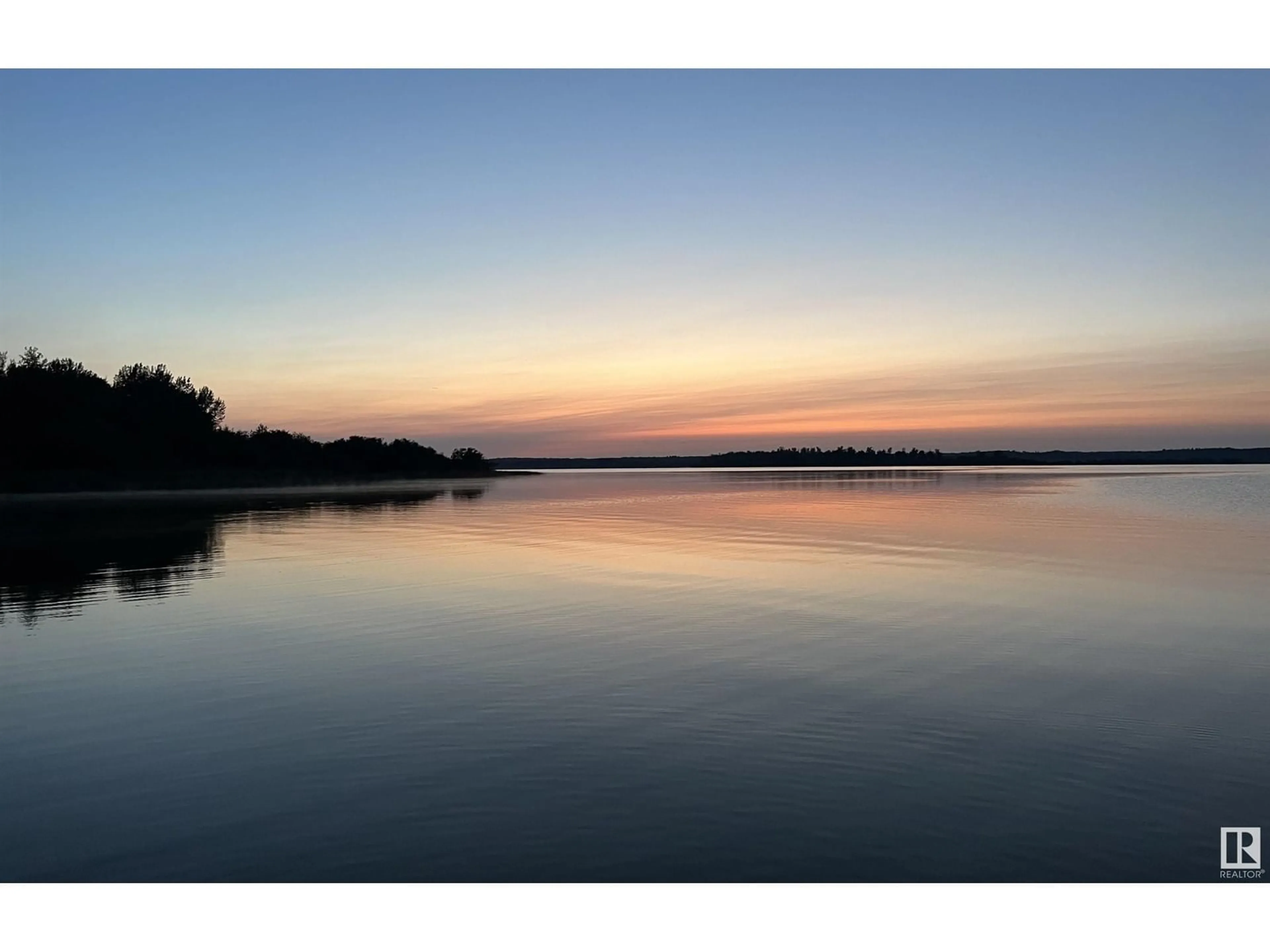 Blurry image for 9 BAY DR, Rural Lac Ste. Anne County Alberta T0E0L0