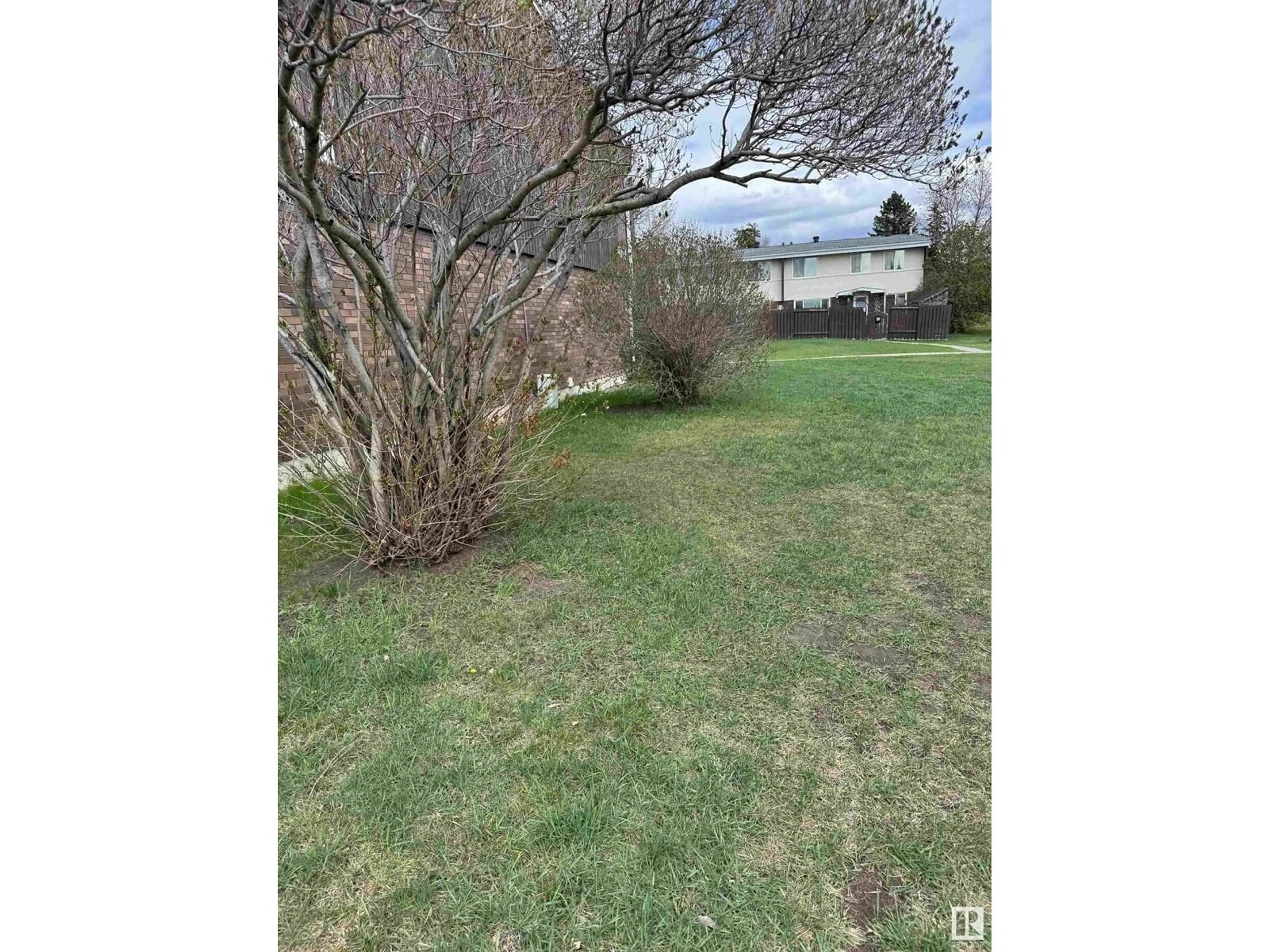 A pic from outside/outdoor area/front of a property/back of a property/a pic from drone, unknown for NW - 231 ROSELAND VG, Edmonton Alberta T5E5R6