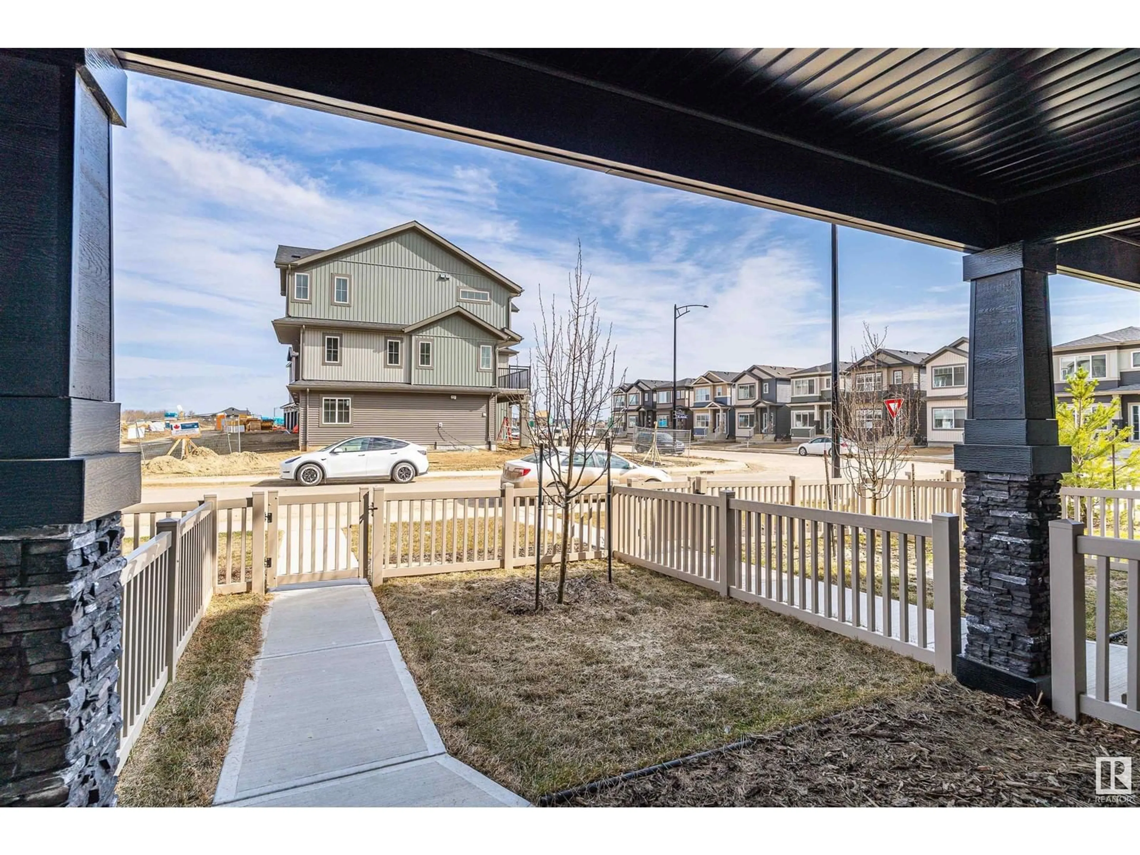 Unknown for 22707 84 AV, Edmonton Alberta T5T4B4