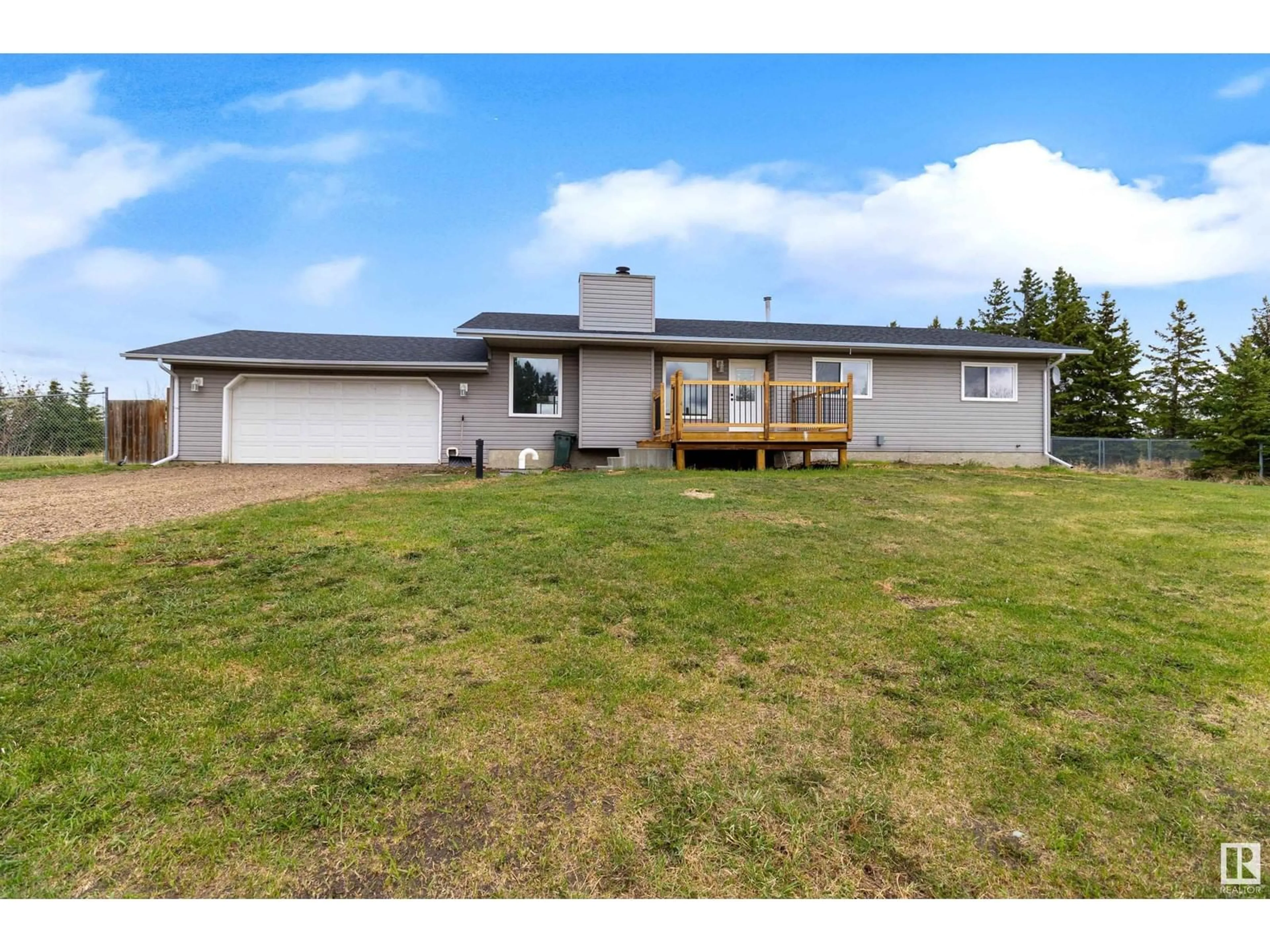 A pic from outside/outdoor area/front of a property/back of a property/a pic from drone, unknown for #2 - 52349 RG ROAD 222, Rural Strathcona County Alberta T8C1A4