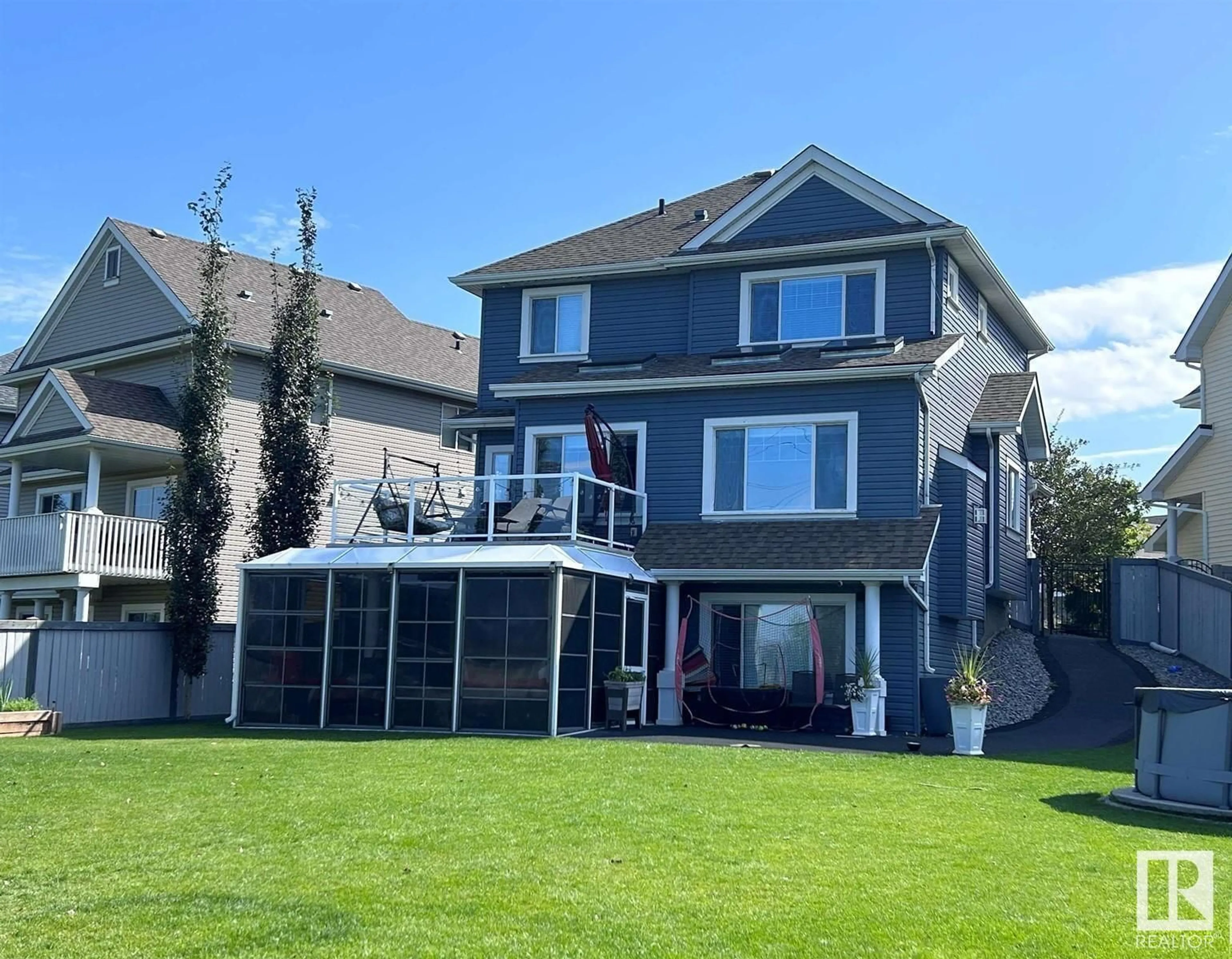 Home with vinyl exterior material, water/lake/river/ocean view for SW - 8532 16A AV, Edmonton Alberta T6X0H9