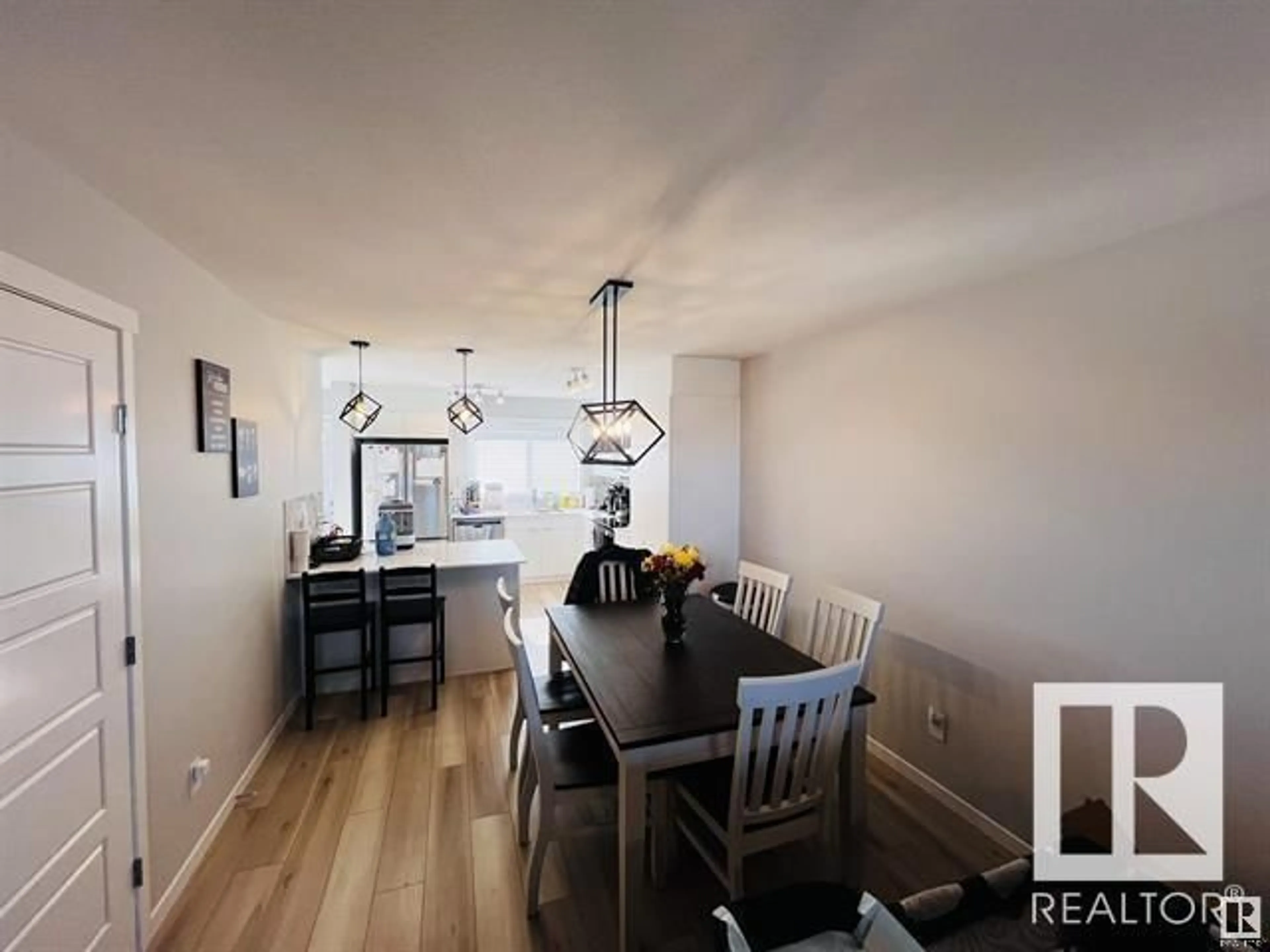 Dining room, wood/laminate floor for NW - 7111 178 AV, Edmonton Alberta T5Z0T4
