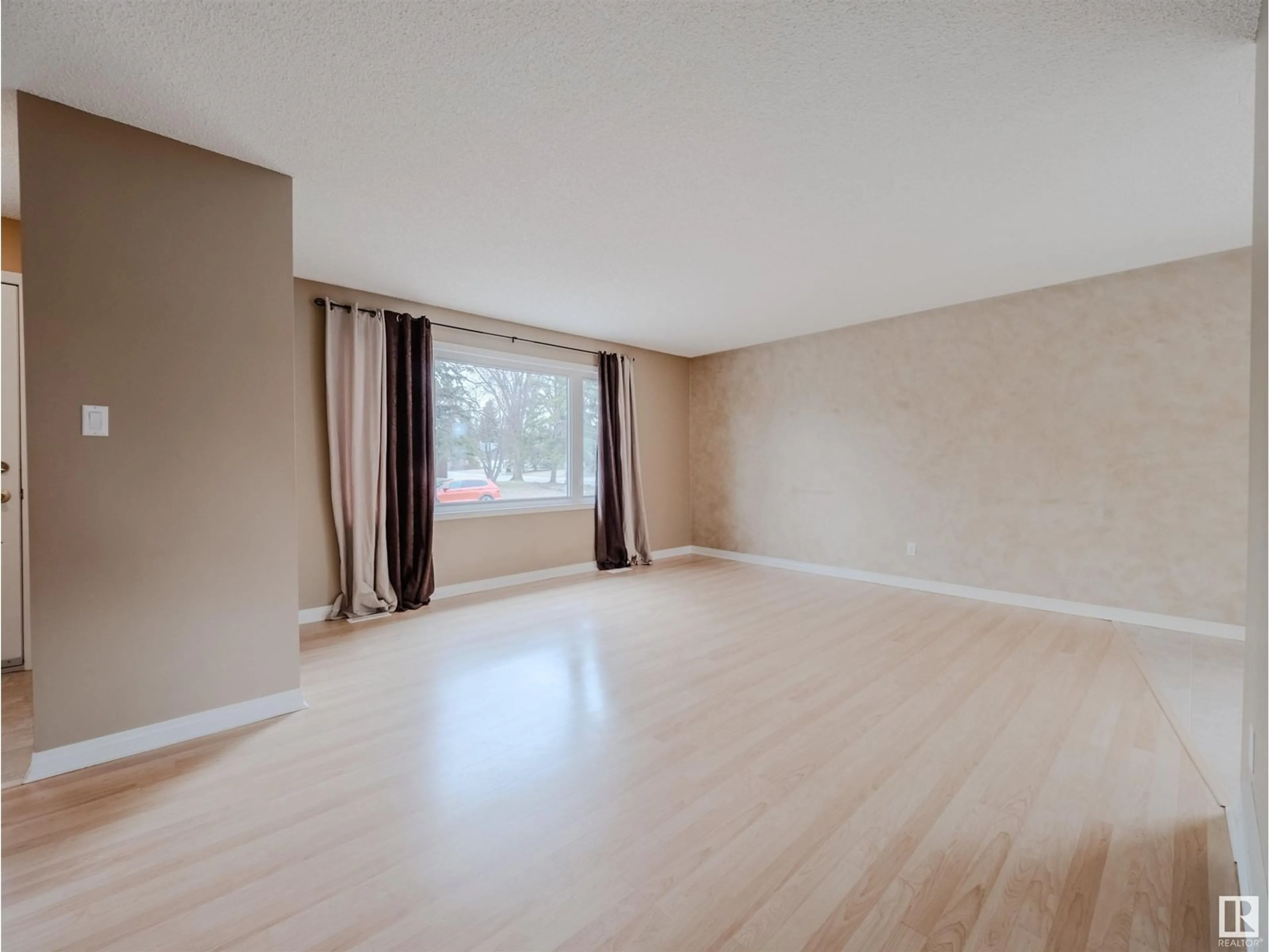 A pic of a room for 28 MEREDIAN RD, Sherwood Park Alberta T8A0N7