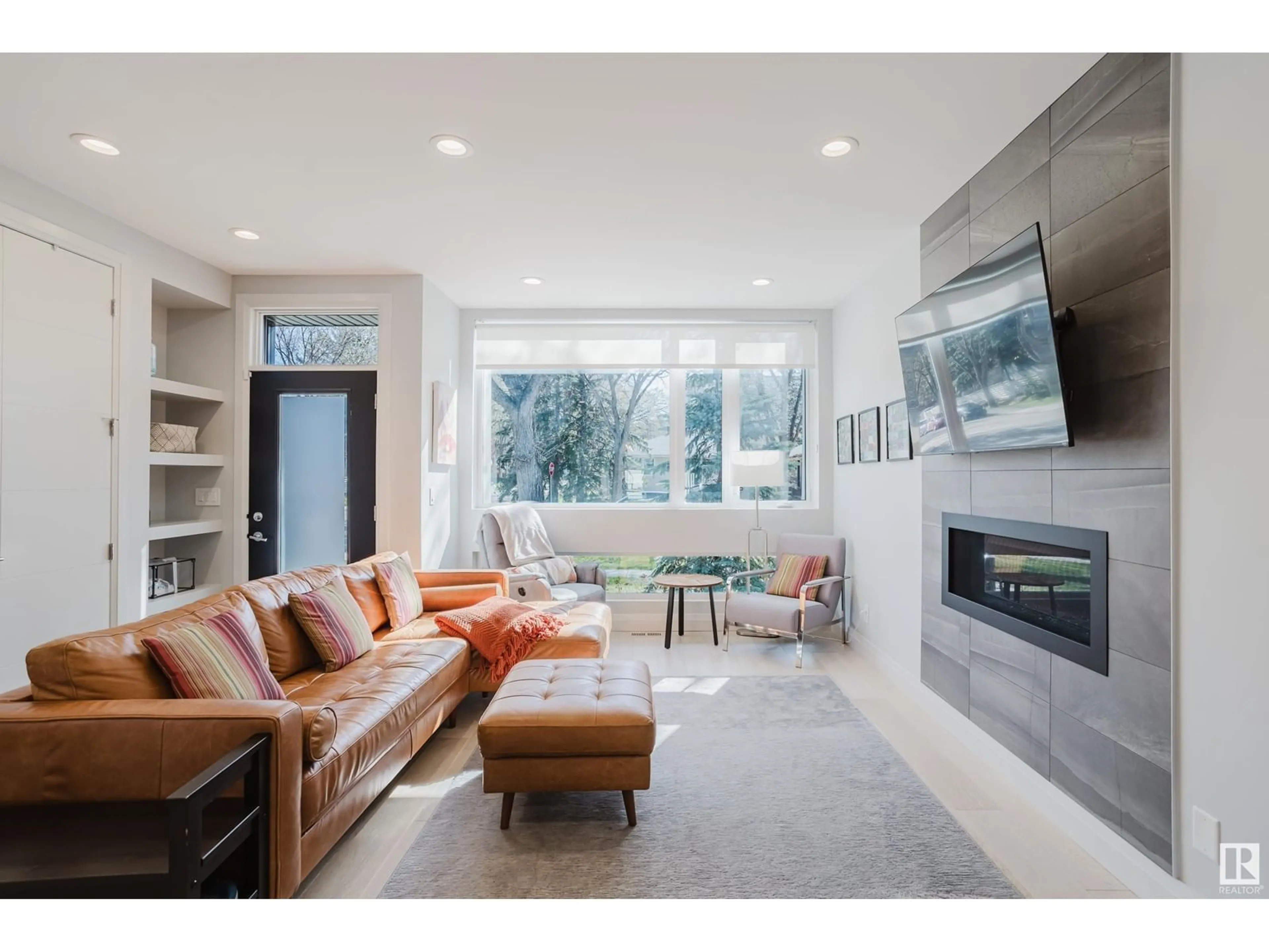 Living room with furniture, unknown for NW - 9142 117 ST, Edmonton Alberta T6G1R9