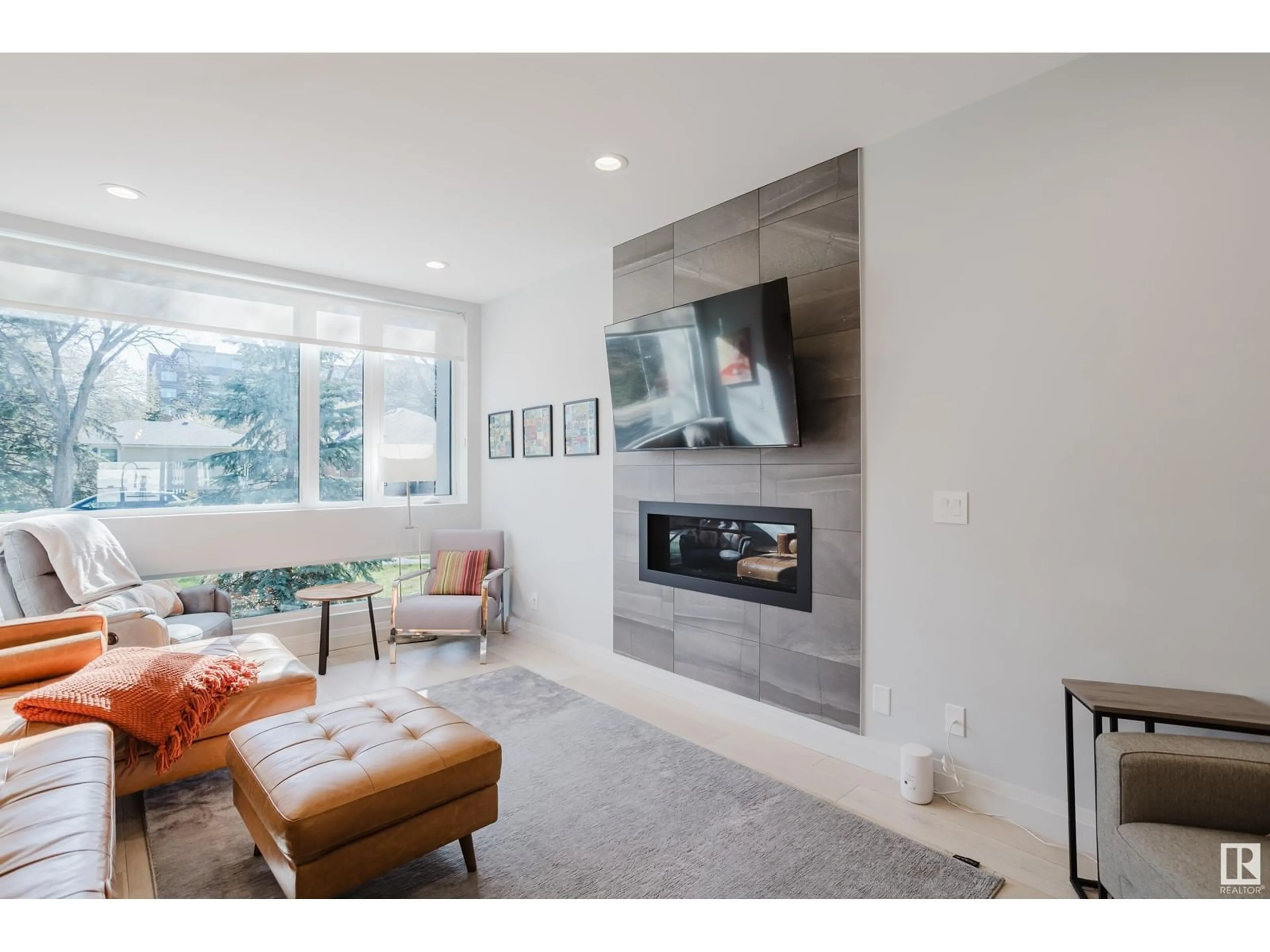 Unknown for NW - 9142 117 ST, Edmonton Alberta T6G1R9