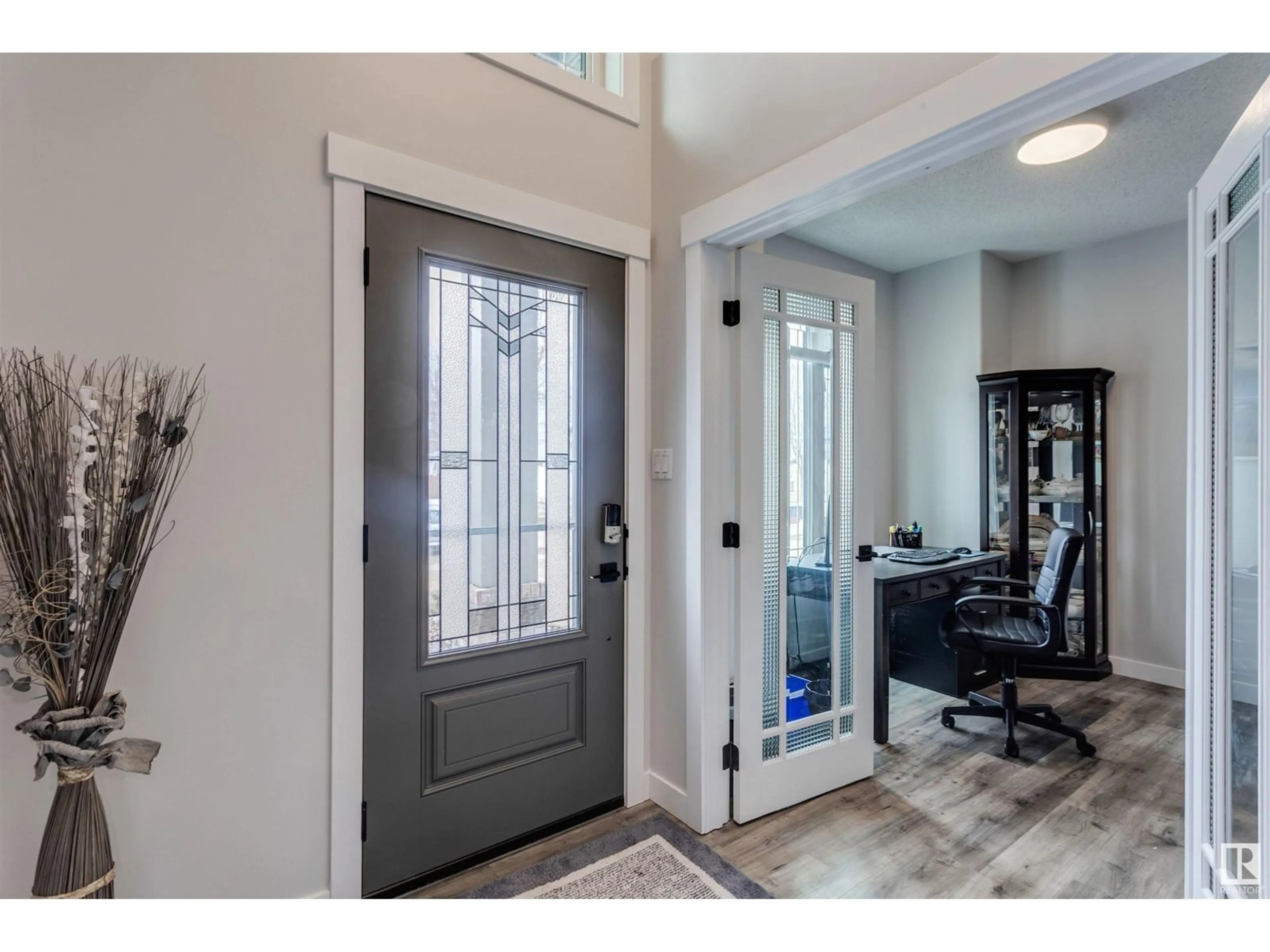 Indoor entryway for 19 OAKPARK CR, St. Albert Alberta T8N6L2