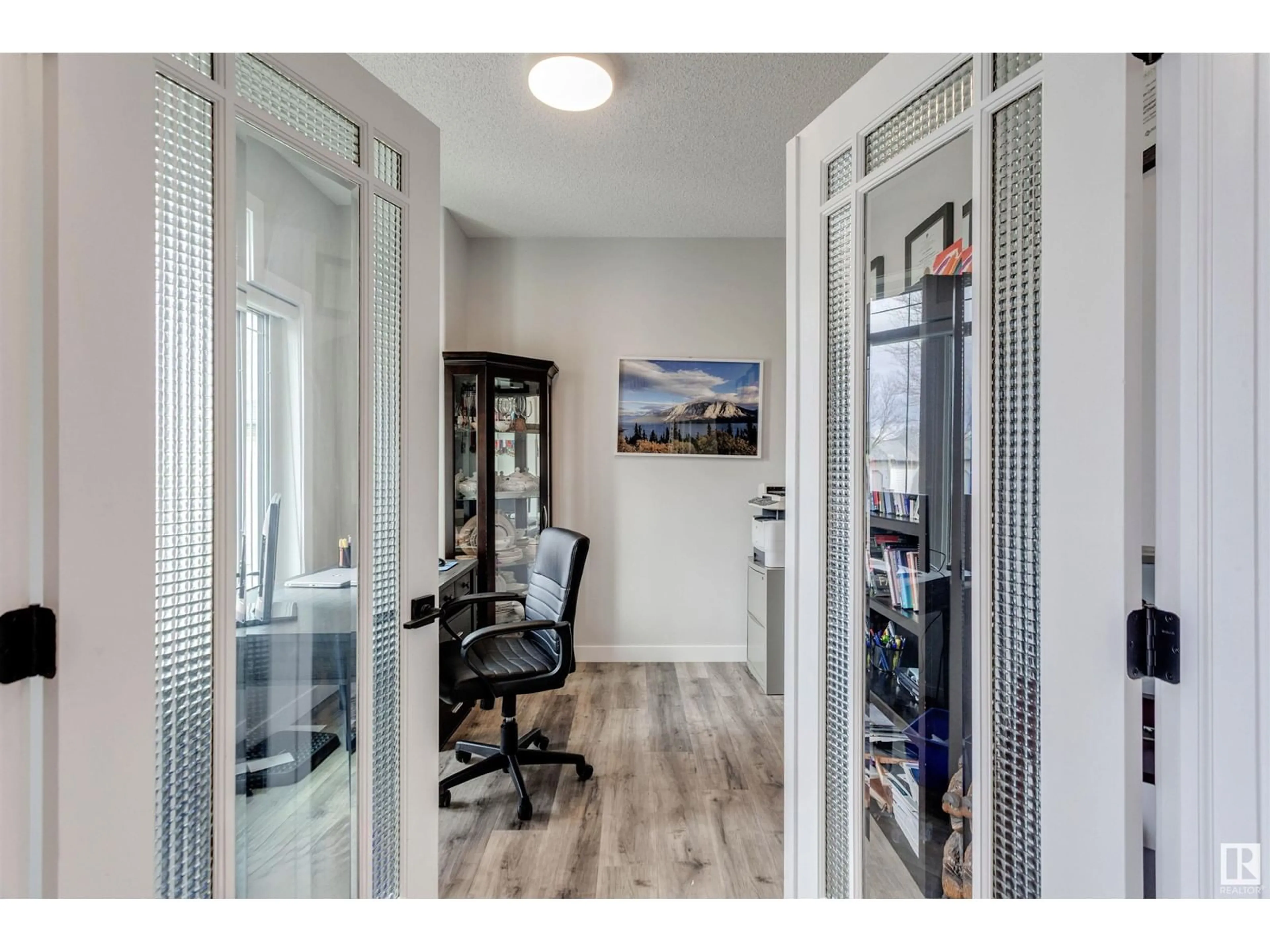 Indoor entryway for 19 OAKPARK CR, St. Albert Alberta T8N6L2