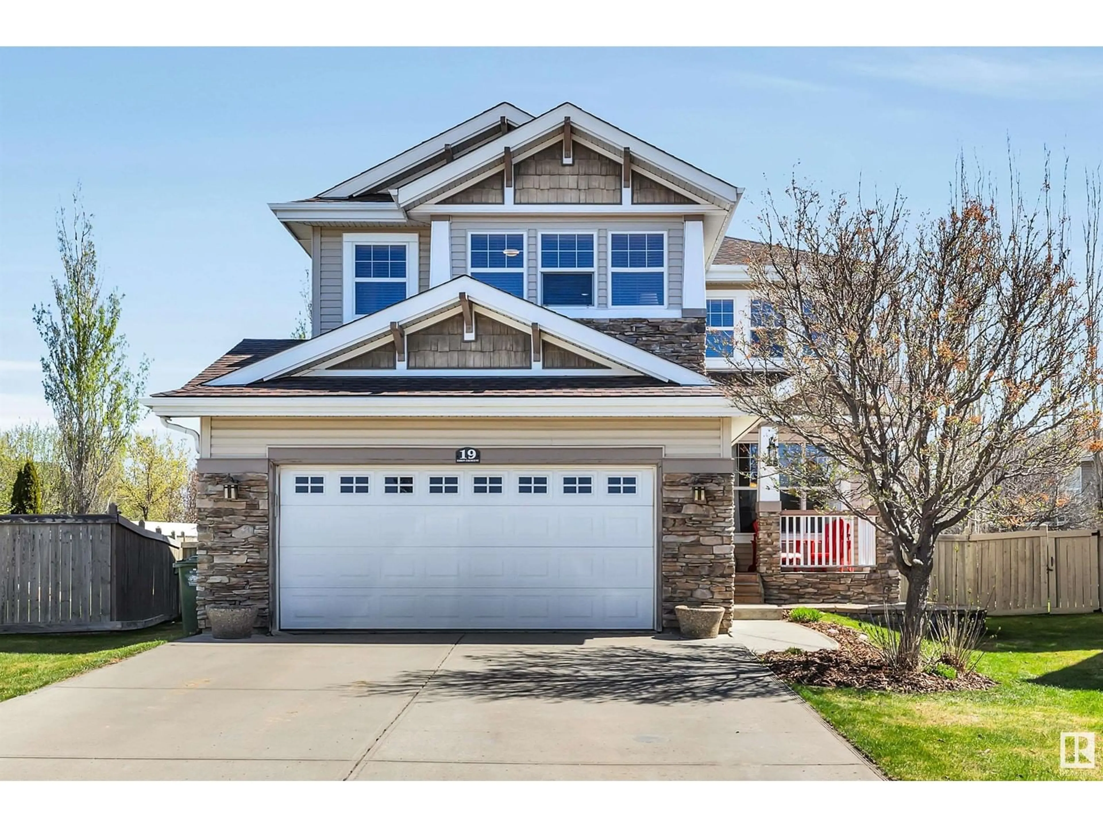 Home with vinyl exterior material, street for 19 EDWIN CR, St. Albert Alberta T8N7G9