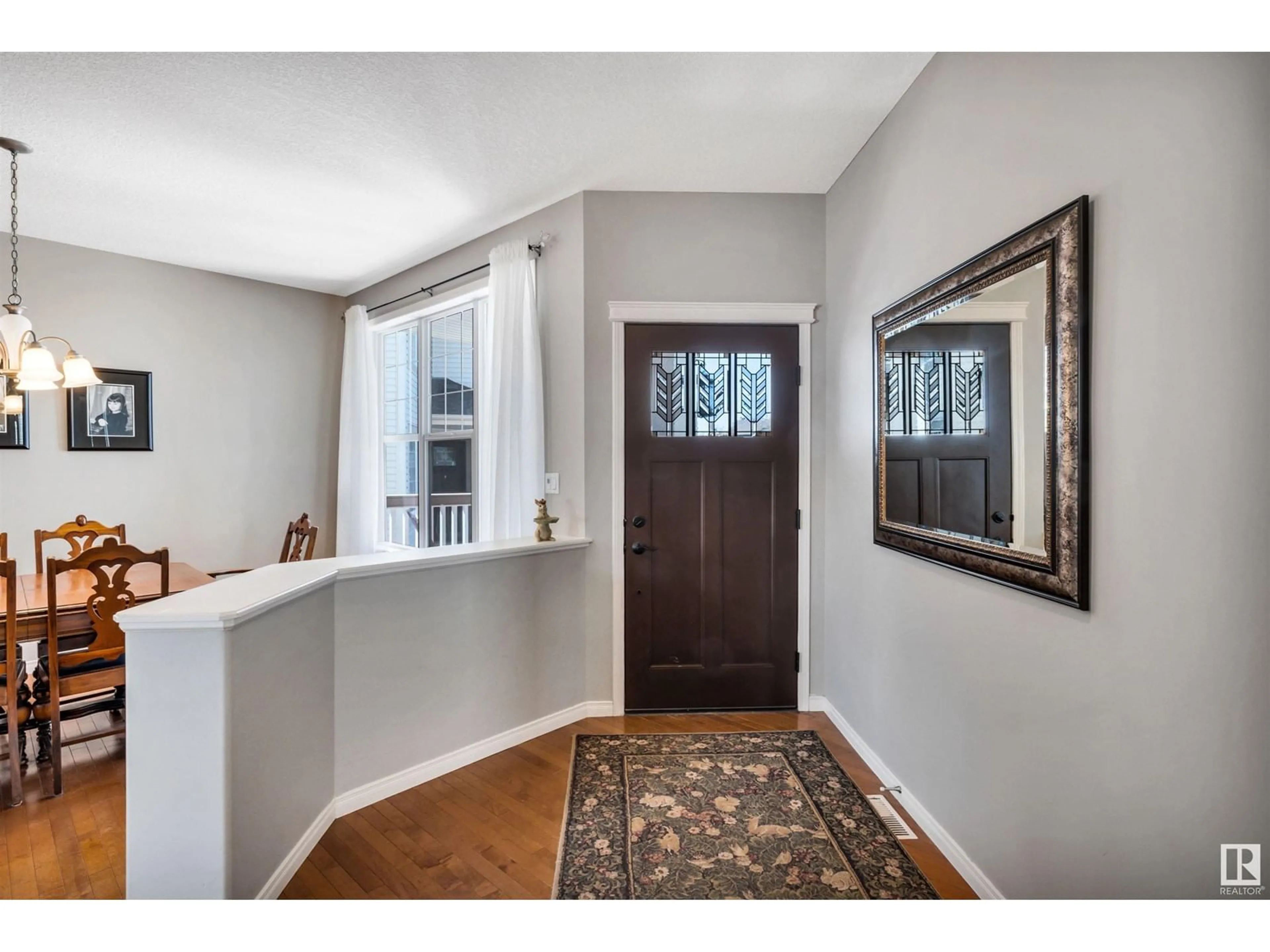 Indoor entryway for 19 EDWIN CR, St. Albert Alberta T8N7G9