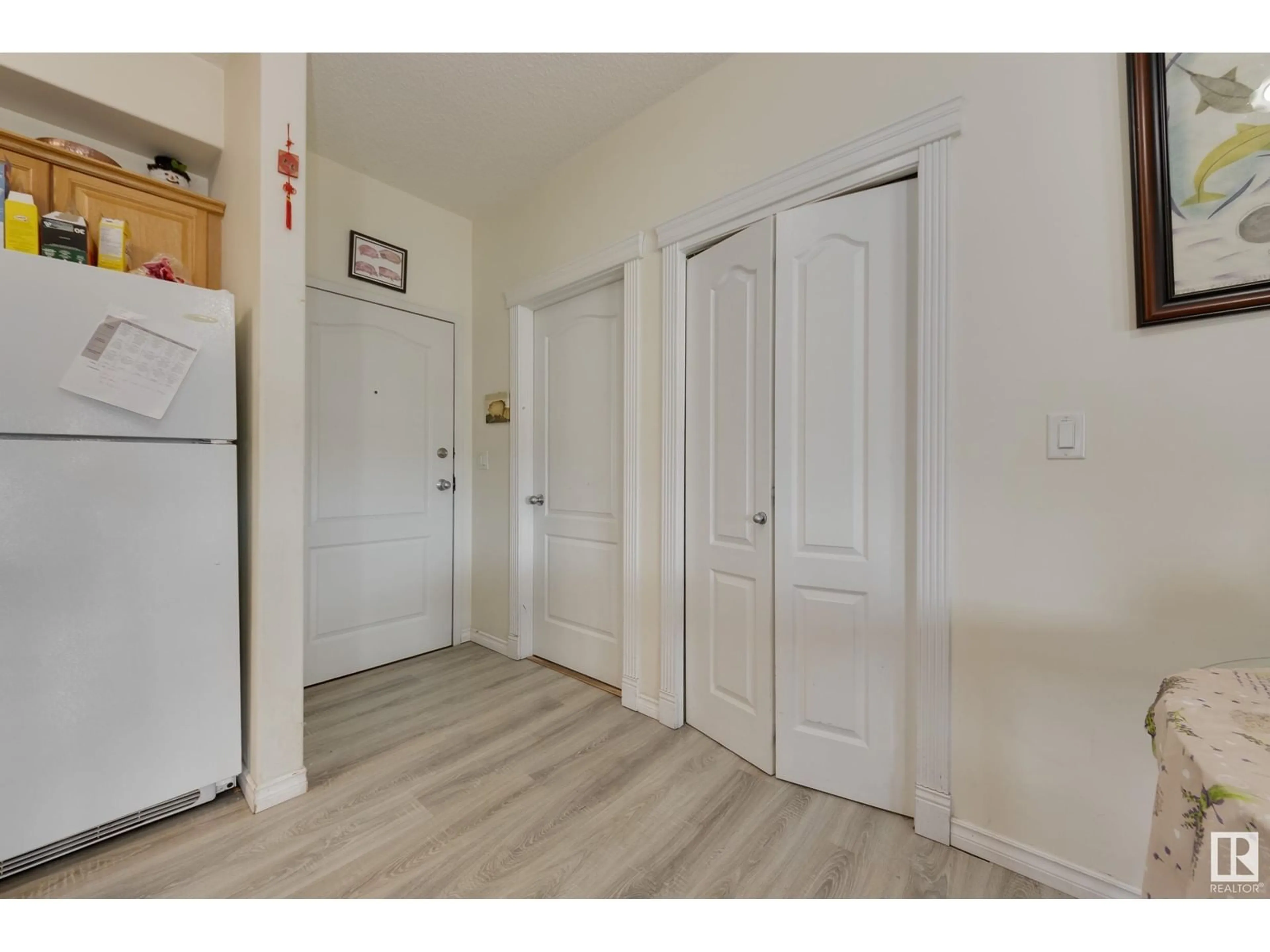 Indoor entryway for #305 - 16715 100 AV, Edmonton Alberta T5P4Z5