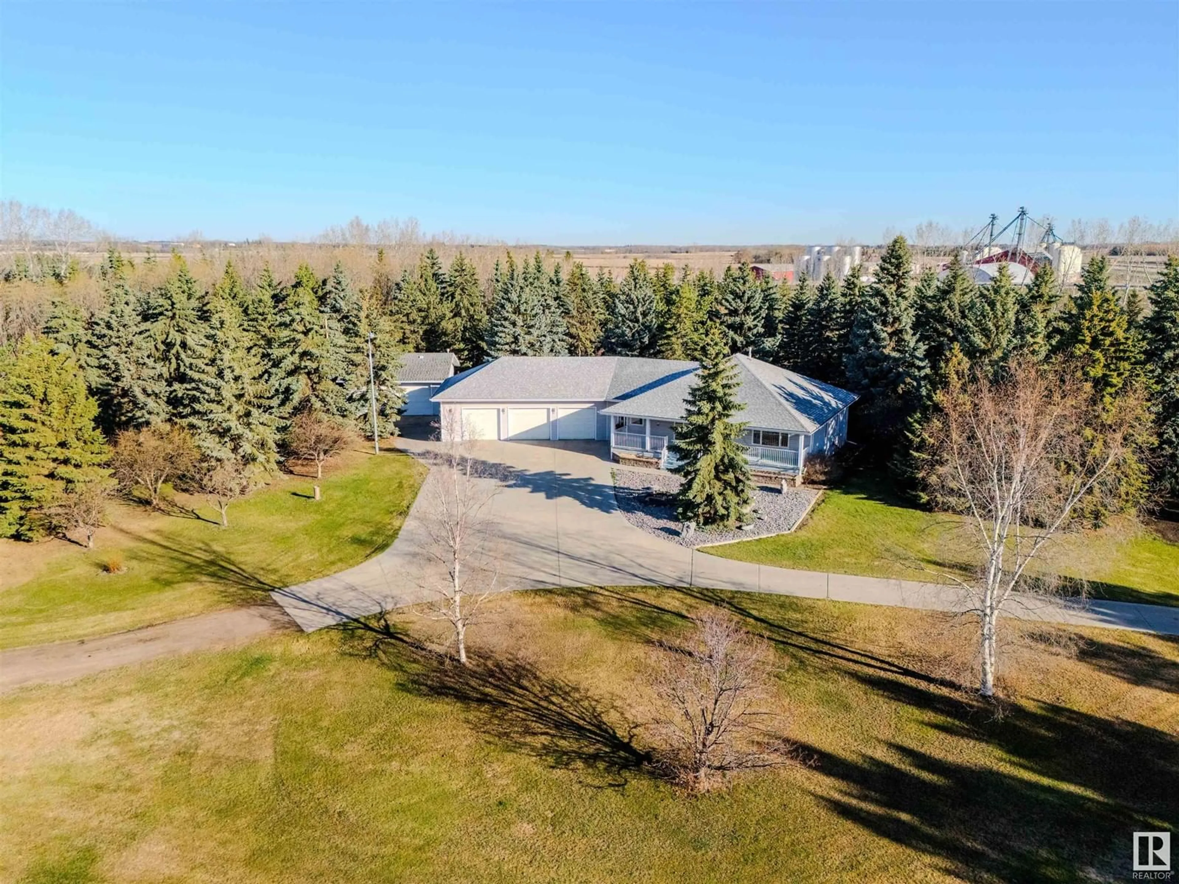 A pic from outside/outdoor area/front of a property/back of a property/a pic from drone, unknown for 25415 - 29 HWY 37, Rural Sturgeon County Alberta T8T0C6