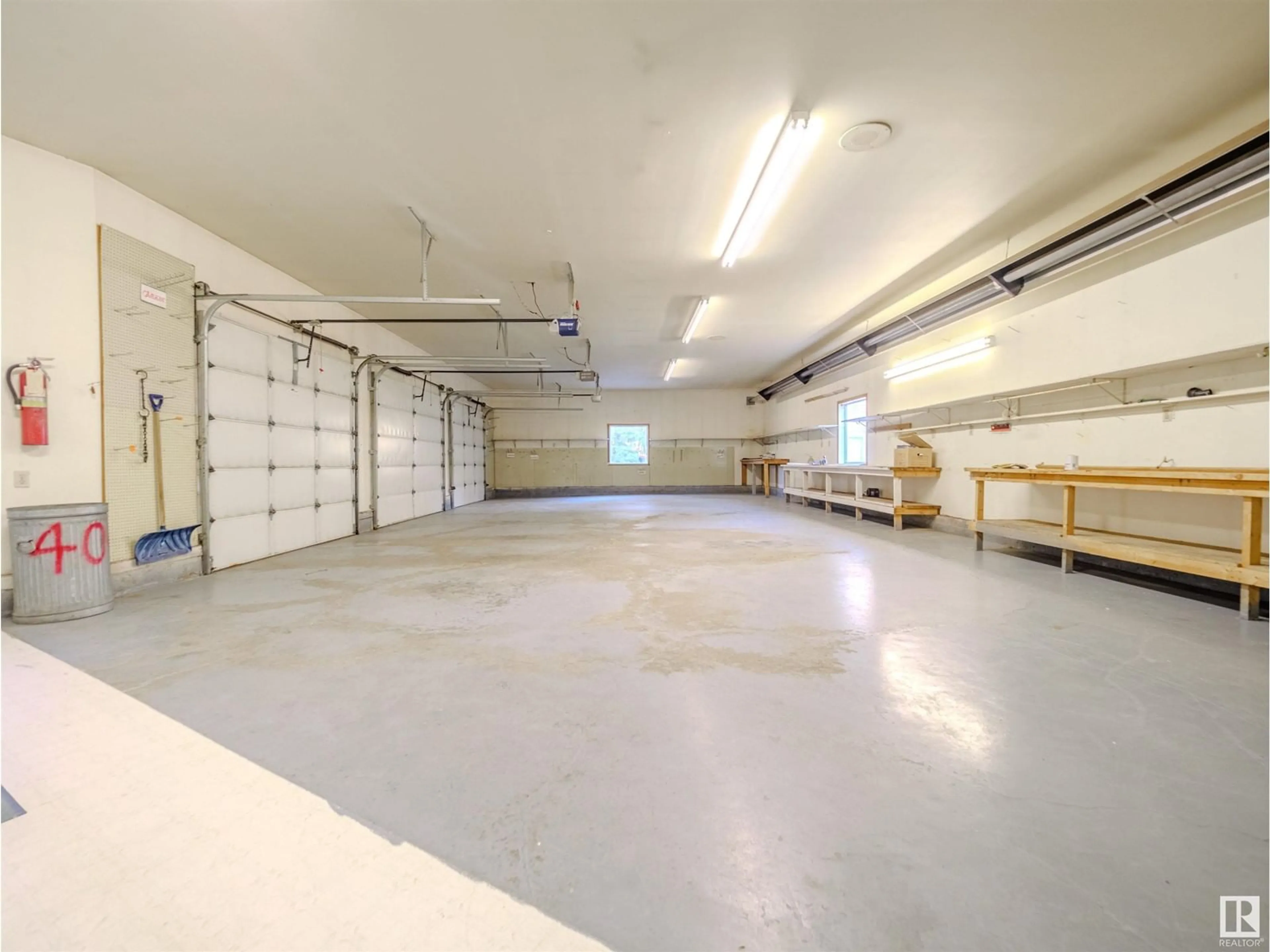 Indoor garage for 25415 - 29 HWY 37, Rural Sturgeon County Alberta T8T0C6