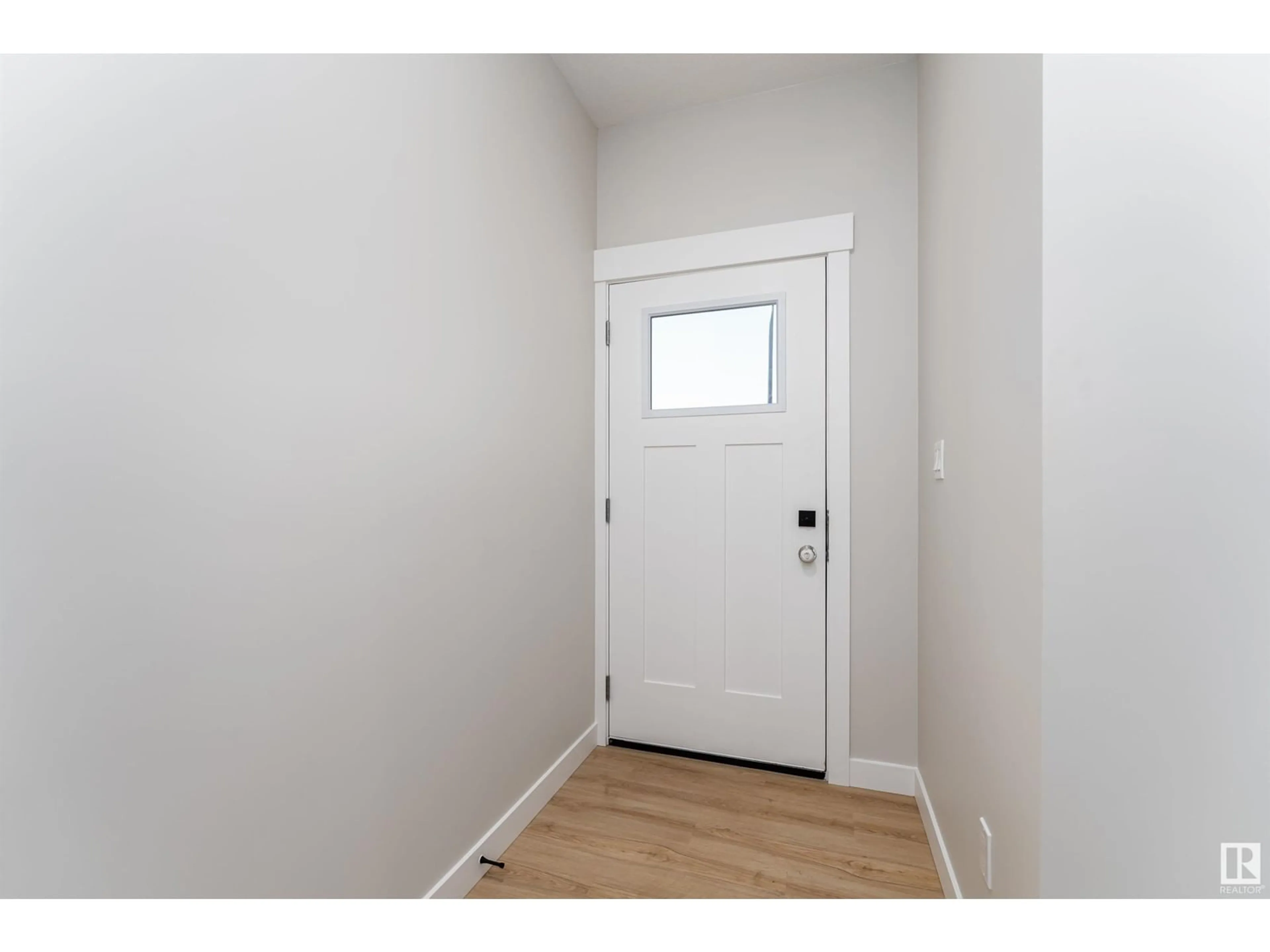 Indoor entryway for 70 GLADSTONE BN, Spruce Grove Alberta T7X2X6