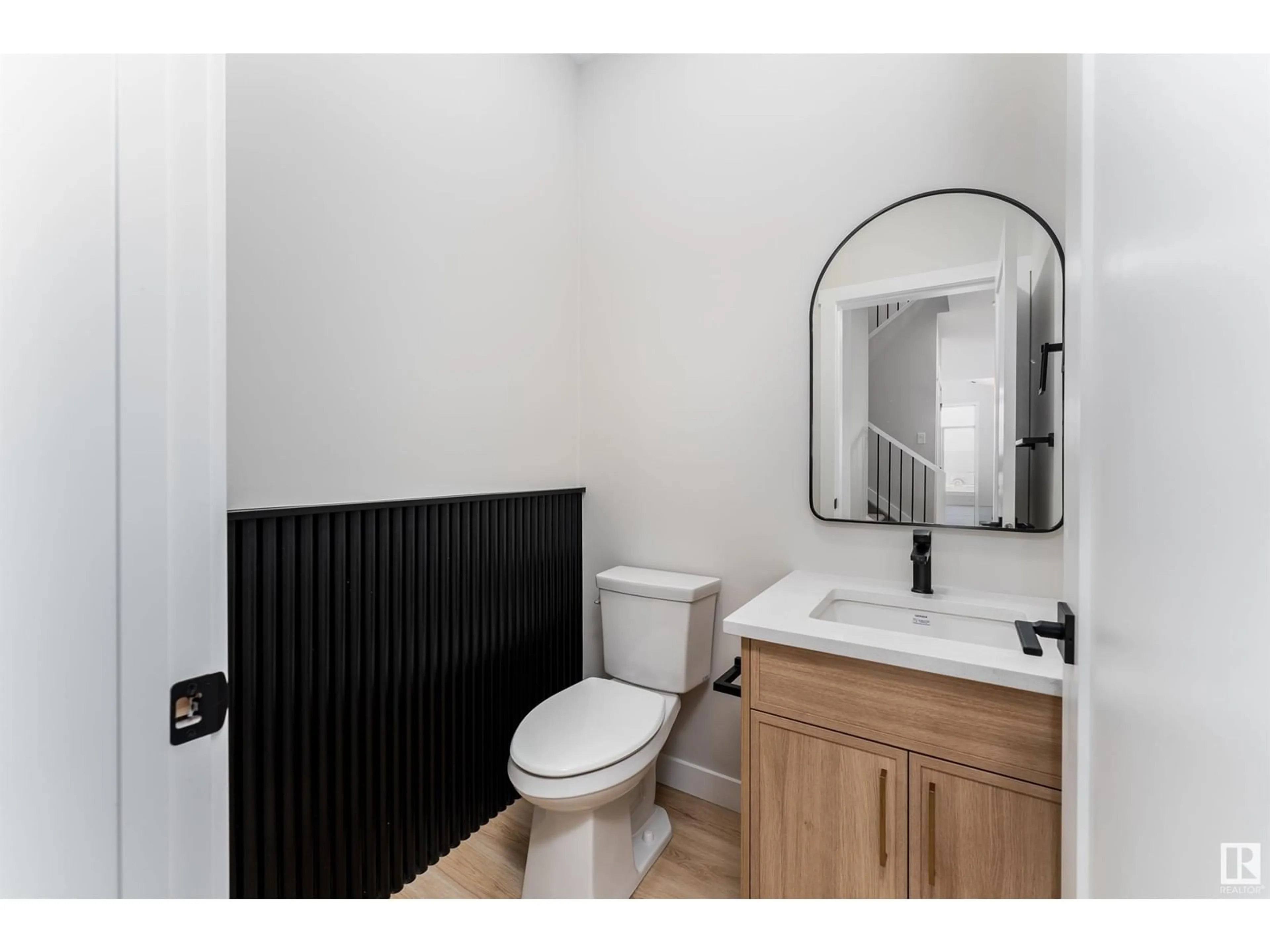 Standard bathroom, unknown for 70 GLADSTONE BN, Spruce Grove Alberta T7X2X6