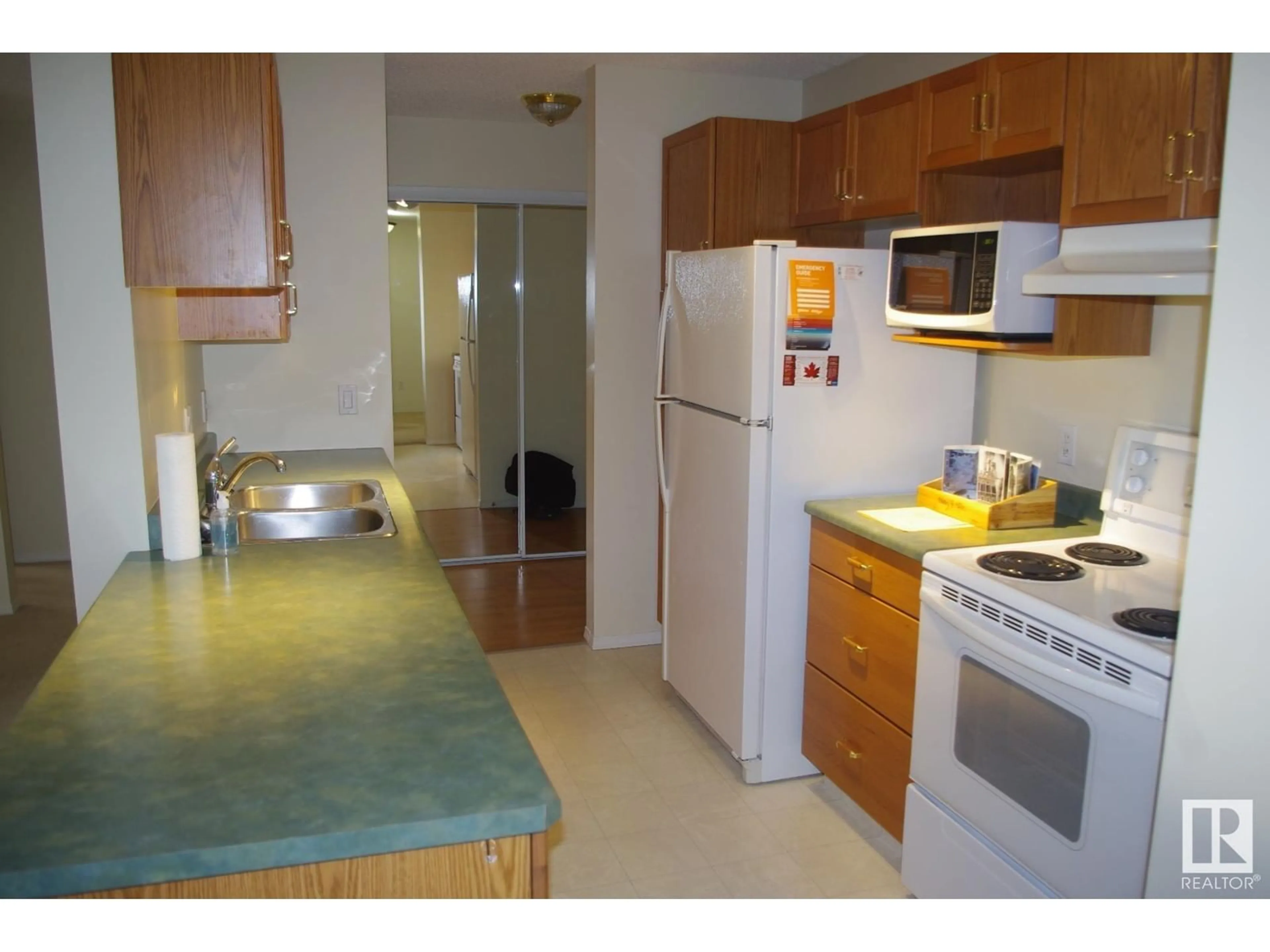 Standard kitchen, unknown for #312 - 10511 42 AV, Edmonton Alberta T6J7G8