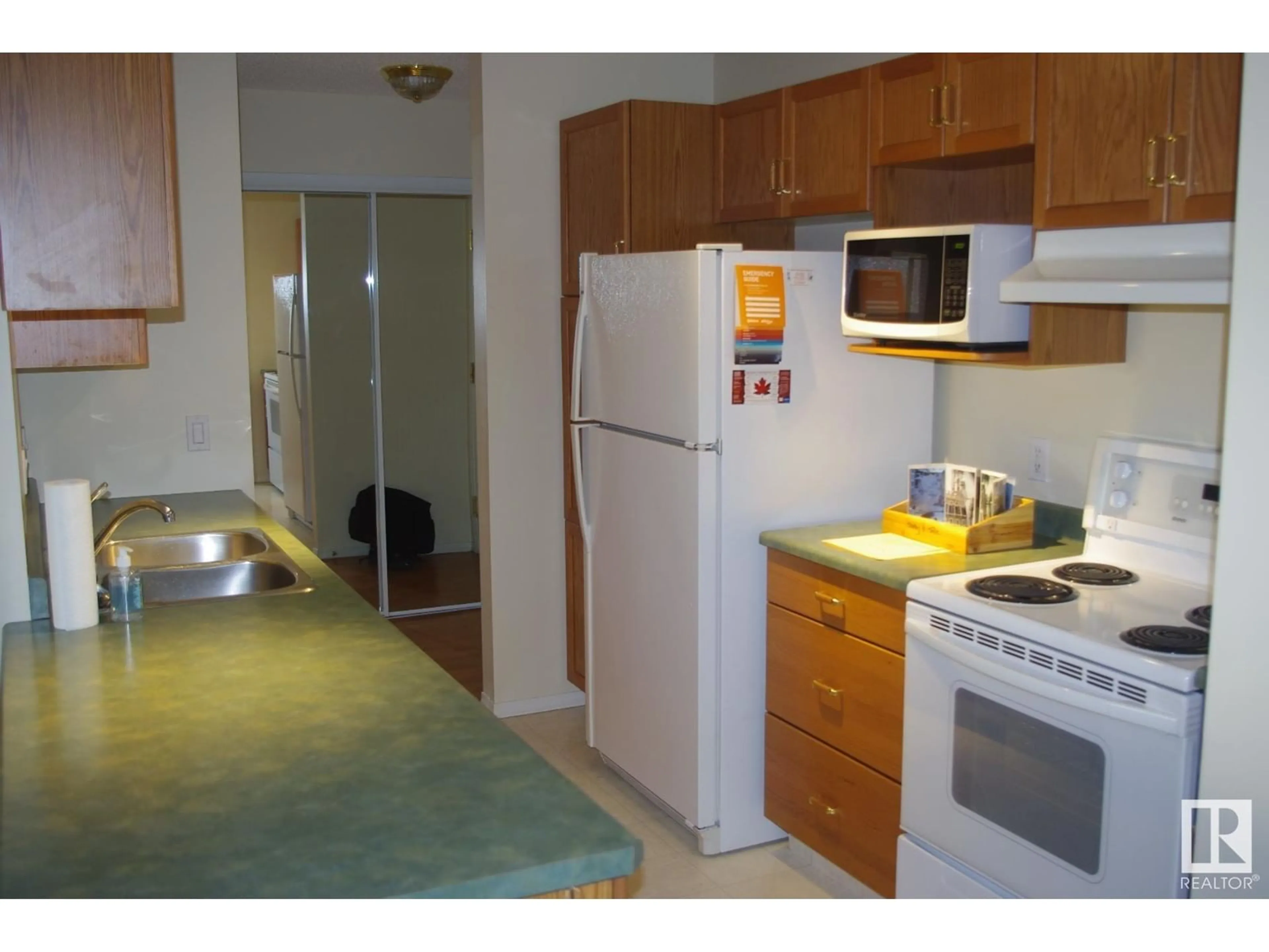 Standard kitchen, unknown for #312 - 10511 42 AV, Edmonton Alberta T6J7G8