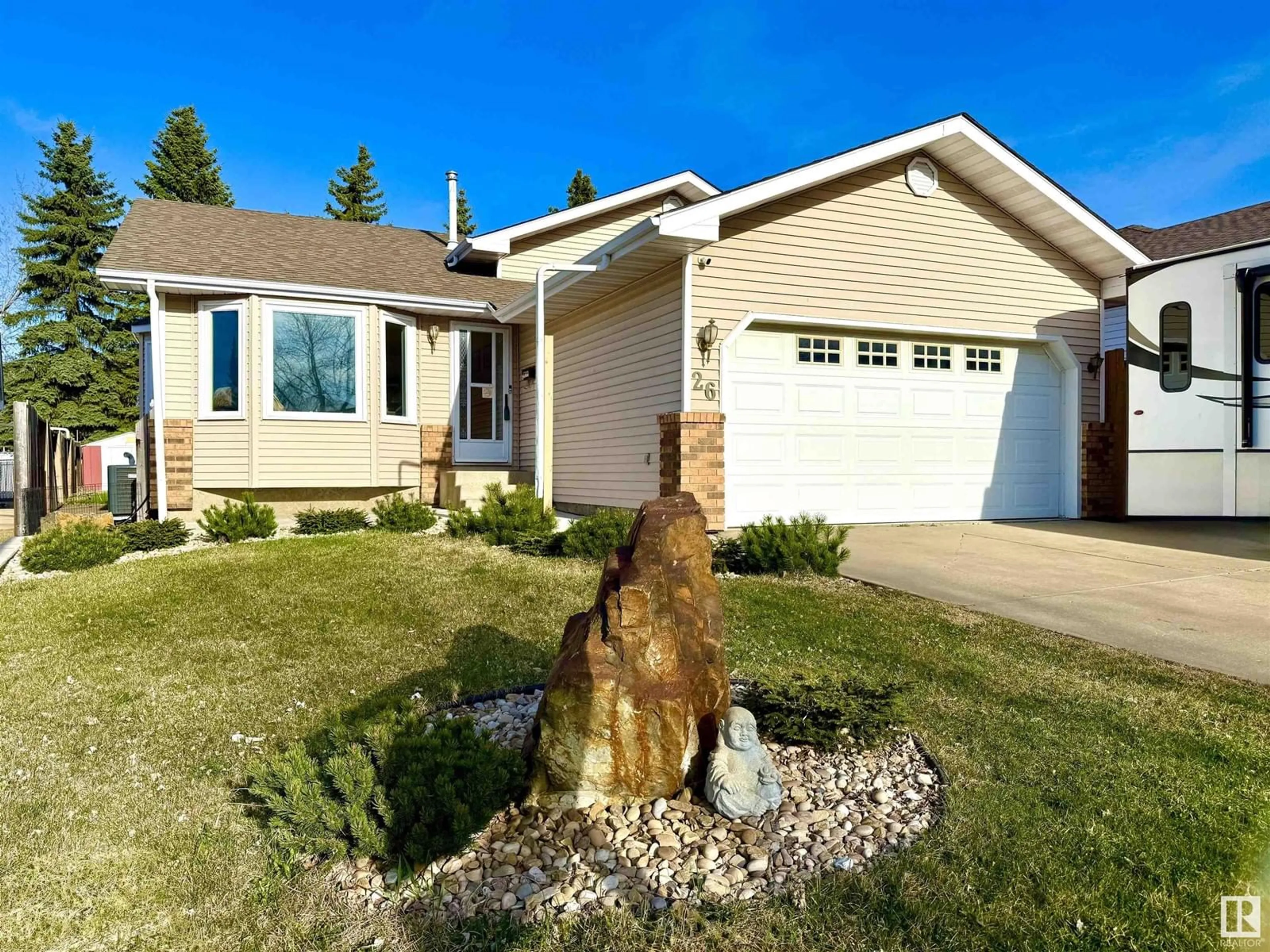 Home with vinyl exterior material, street for 26 HUNTER CO, Sherwood Park Alberta T8A5C5