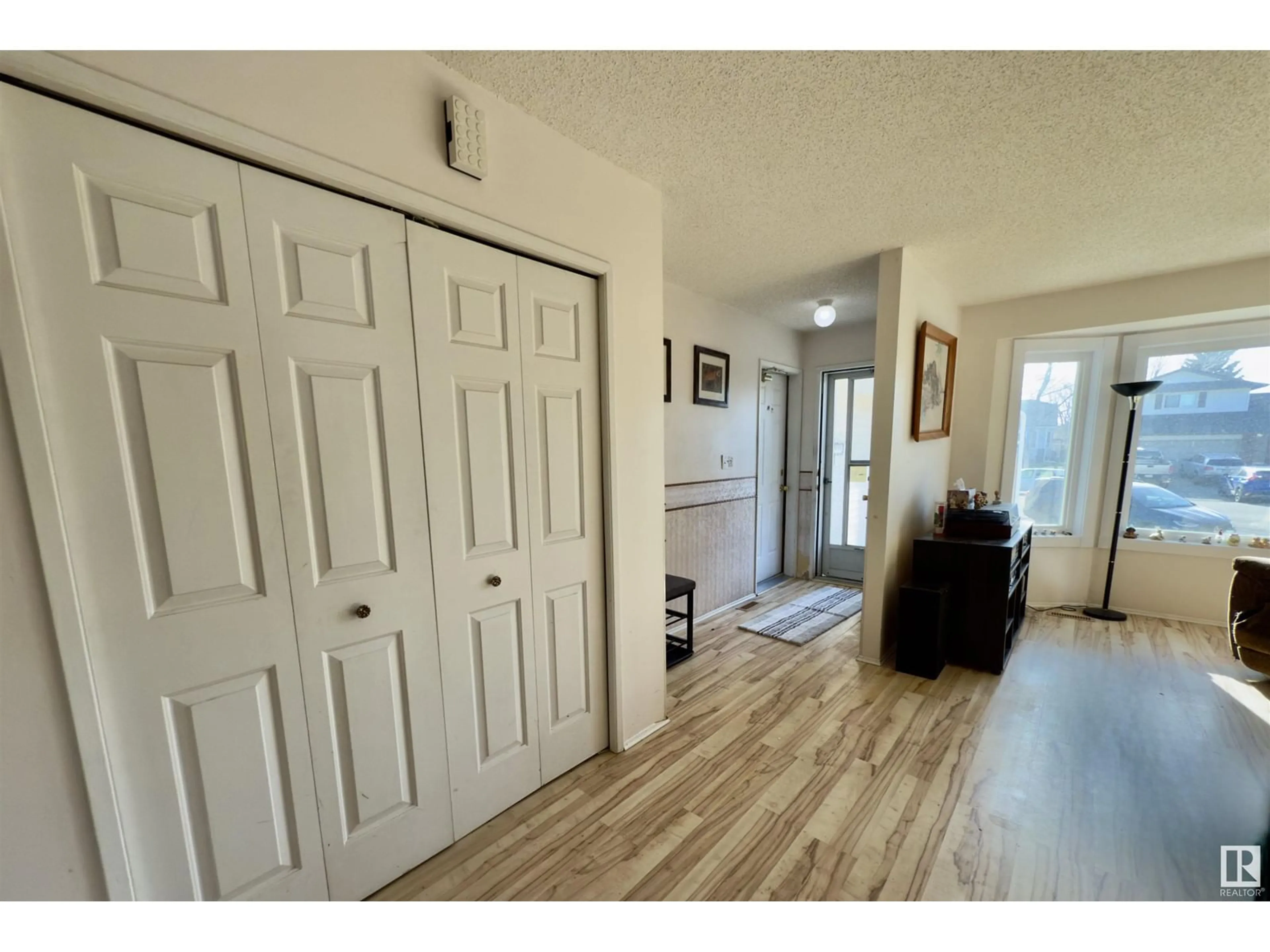 Indoor entryway for 26 HUNTER CO, Sherwood Park Alberta T8A5C5