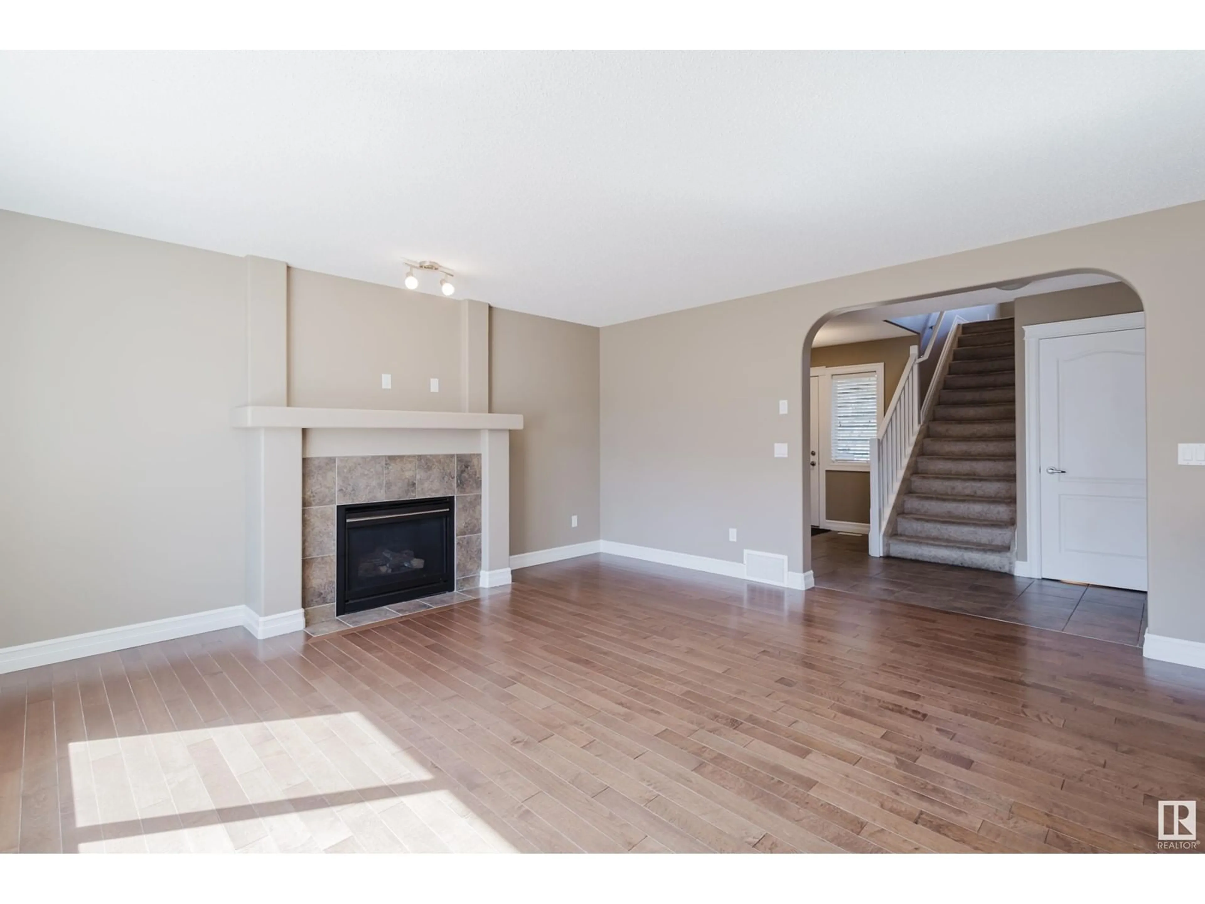 Unknown for SW - 11321 13A AV, Edmonton Alberta T6W0G9