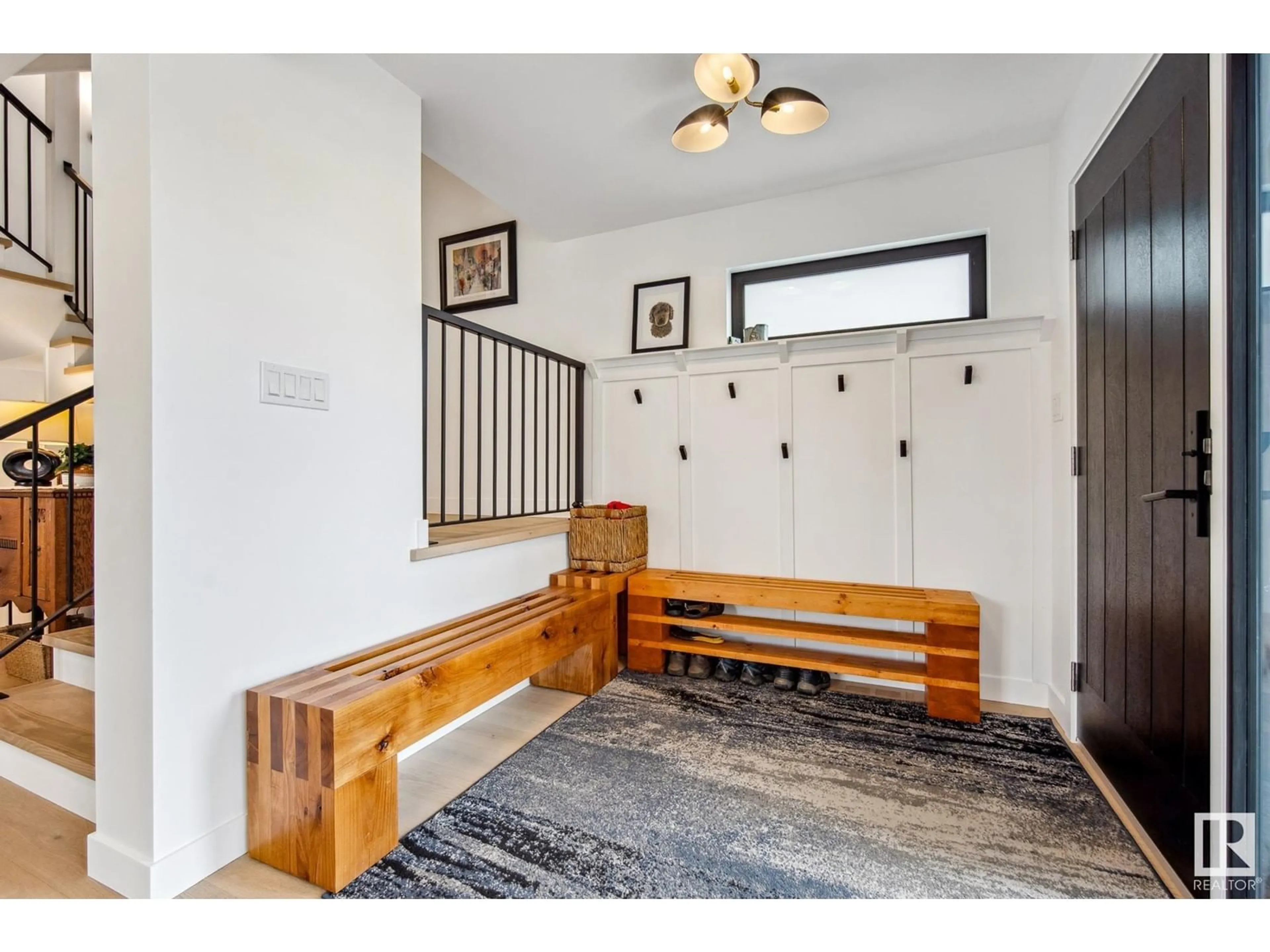 Indoor entryway for NW - 9503 88 AV, Edmonton Alberta T6C1M7