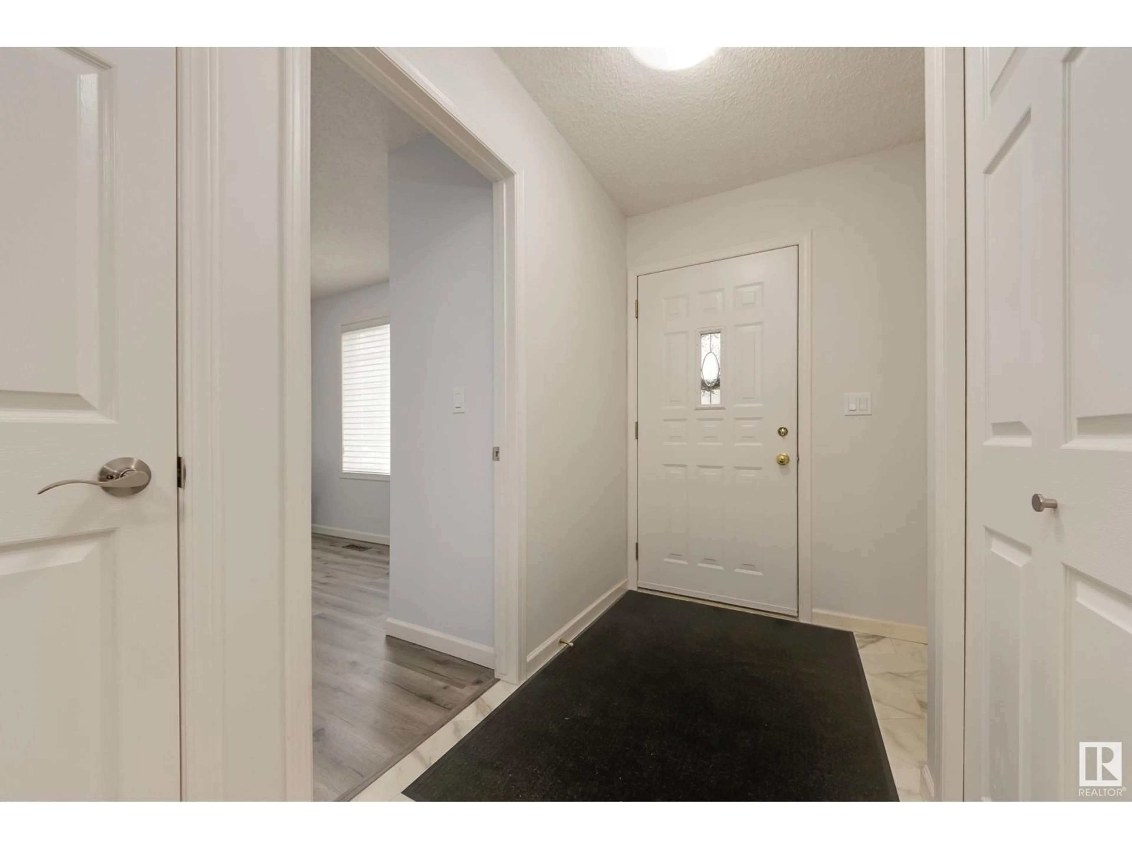 Indoor entryway for #34 - 13217 155 AV, Edmonton Alberta T6V1E6