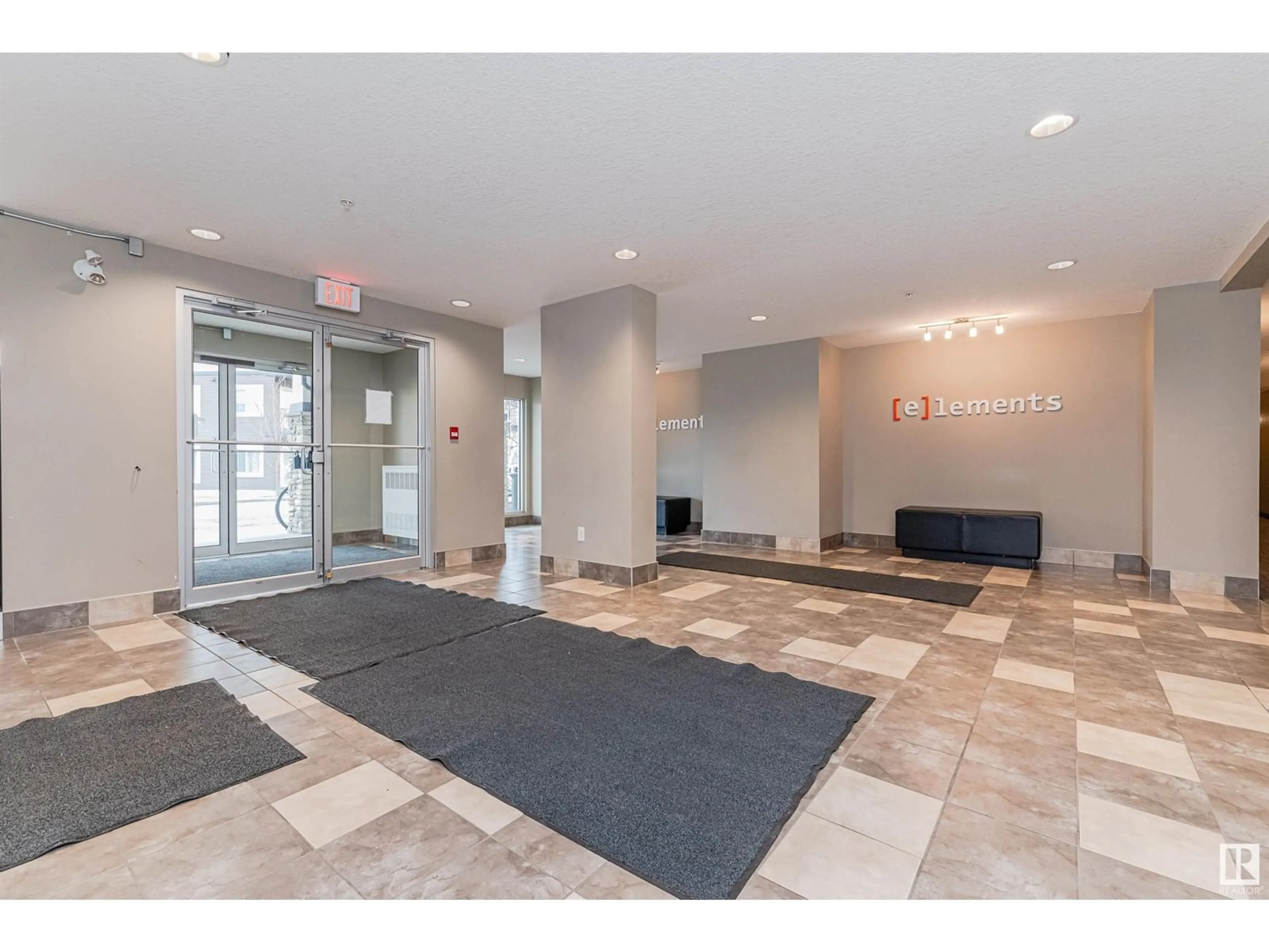 Indoor foyer for 142 - 114 EBBERS BV, Edmonton Alberta T5V3W2