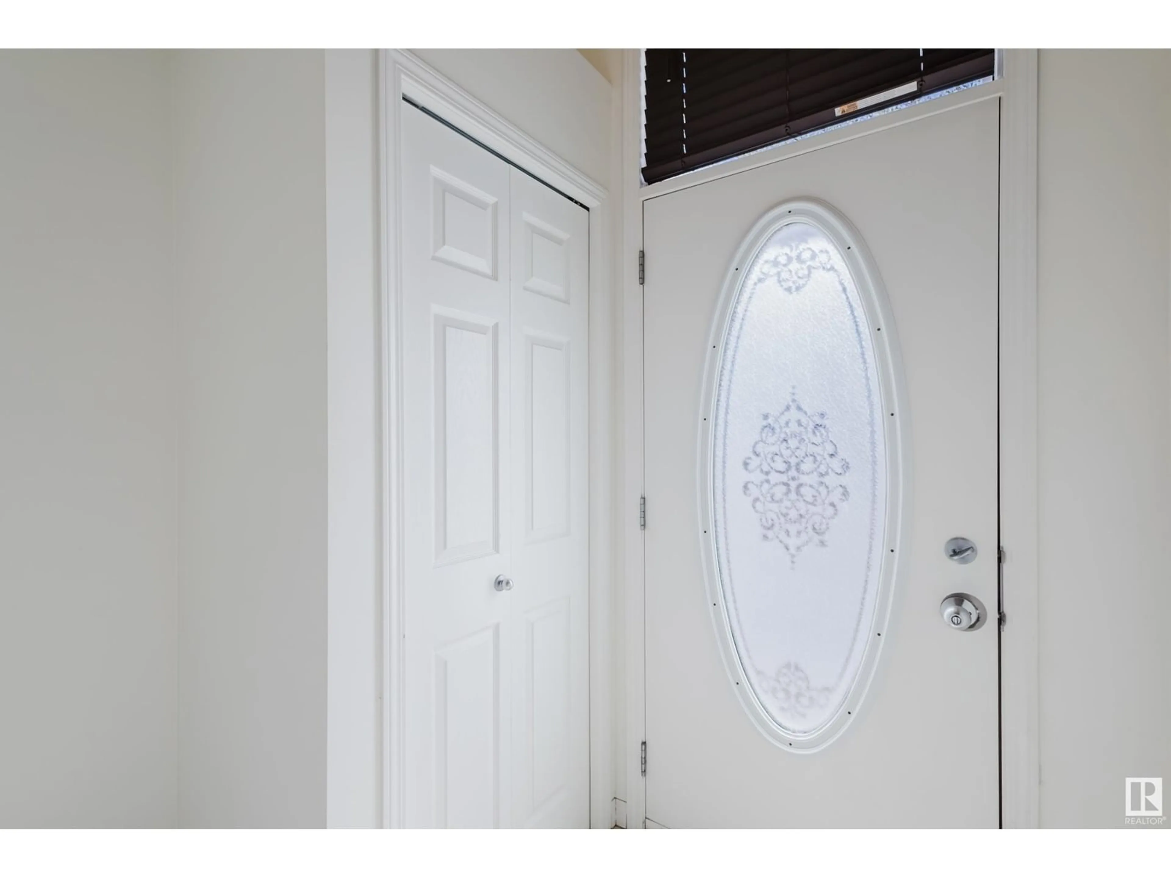 Indoor entryway for NW - 4882 TERWILLEGAR CM, Edmonton Alberta T6R0S3