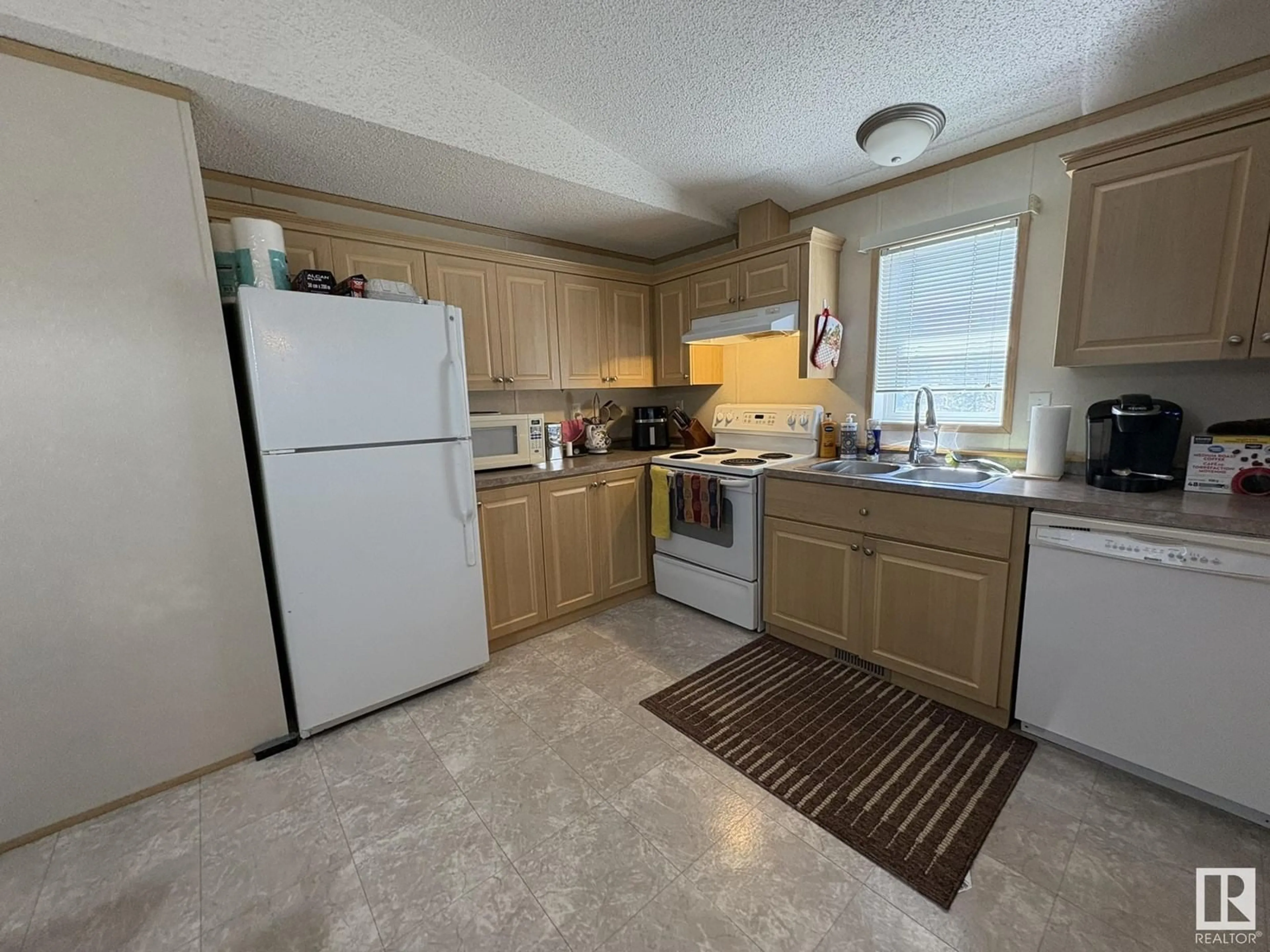 Standard kitchen, unknown for E - 4424 MARIA DR, Smoky Lake Town Alberta T0A3C0