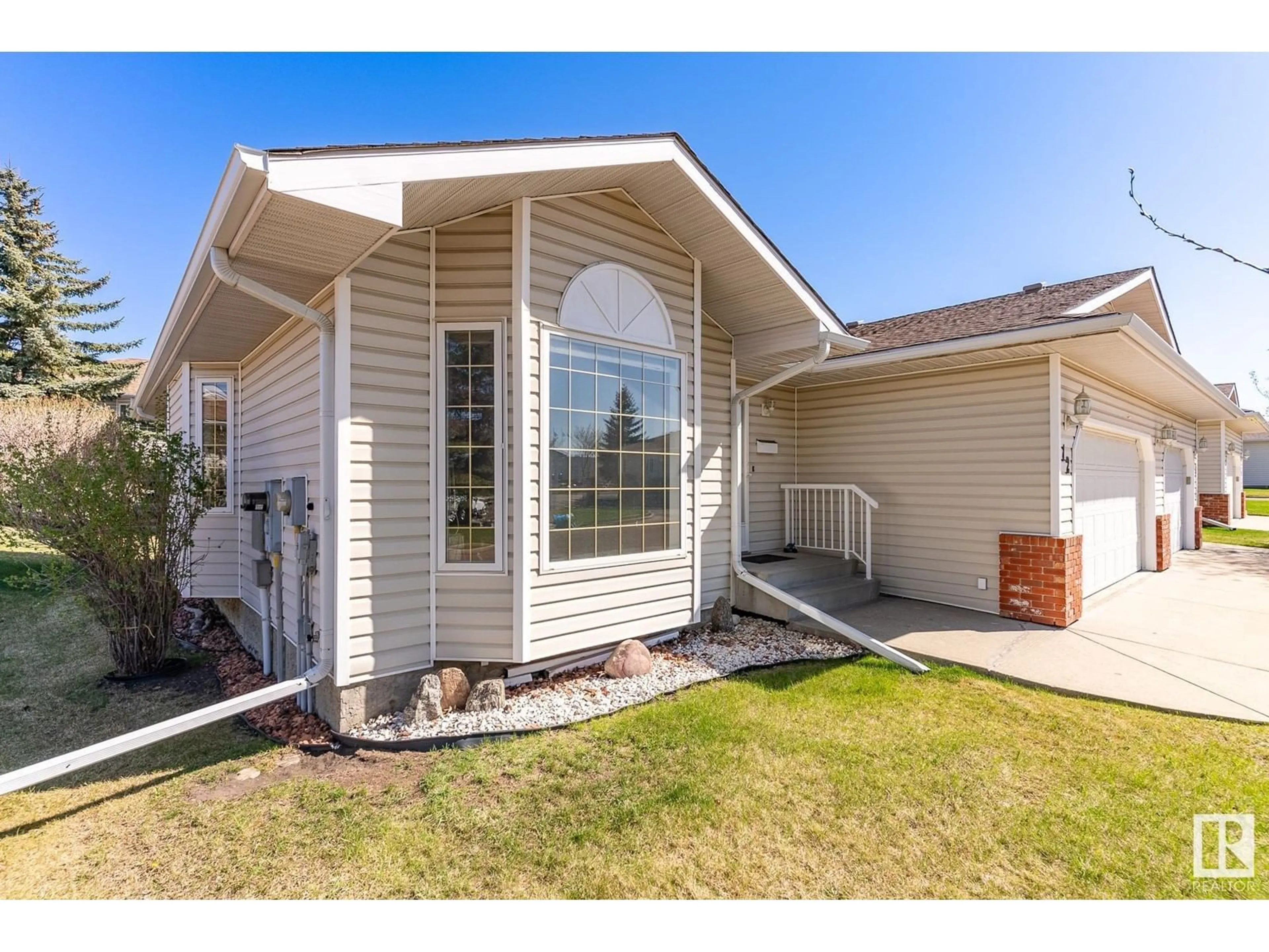 Home with vinyl exterior material, unknown for 7 - 12 CRANFORD WY, Sherwood Park Alberta T8H5W5