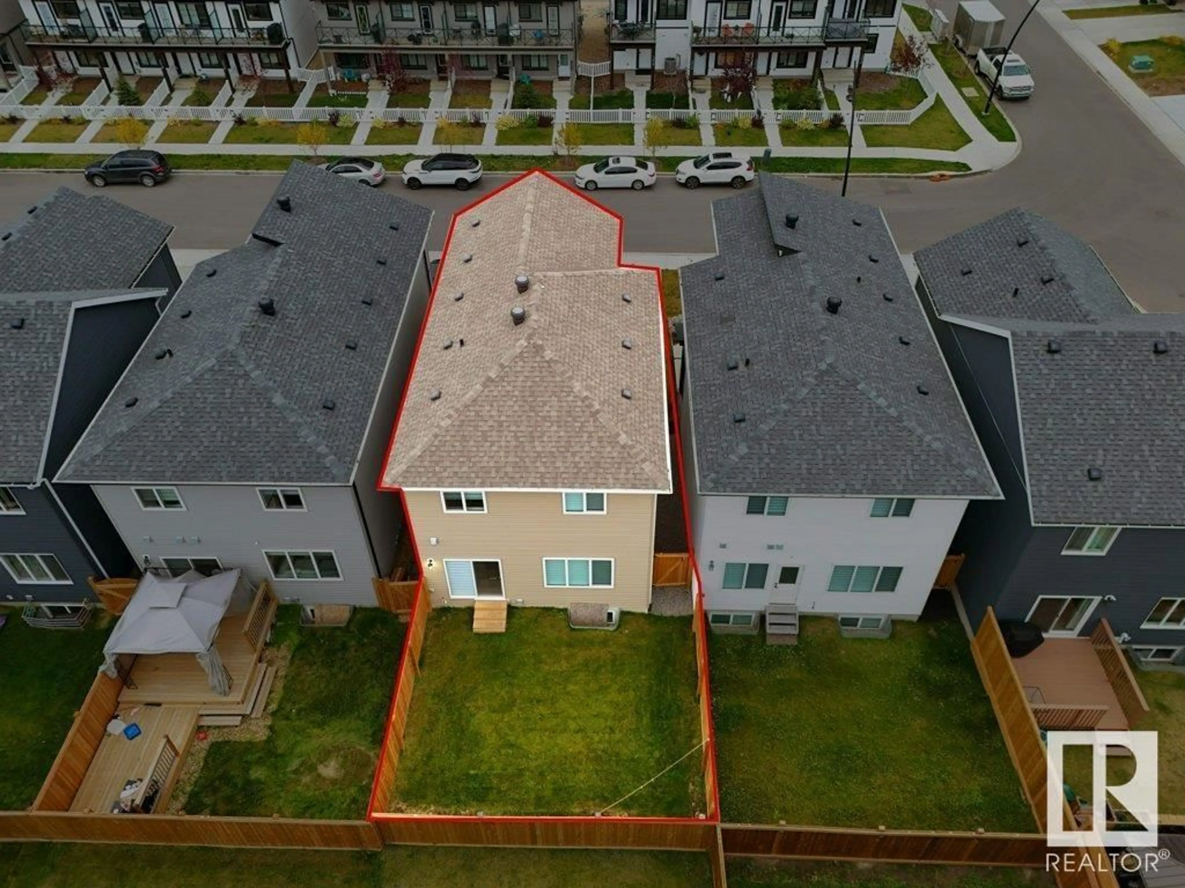 A pic from outside/outdoor area/front of a property/back of a property/a pic from drone, unknown for NW - 19740 28 AV, Edmonton Alberta T6M1M1