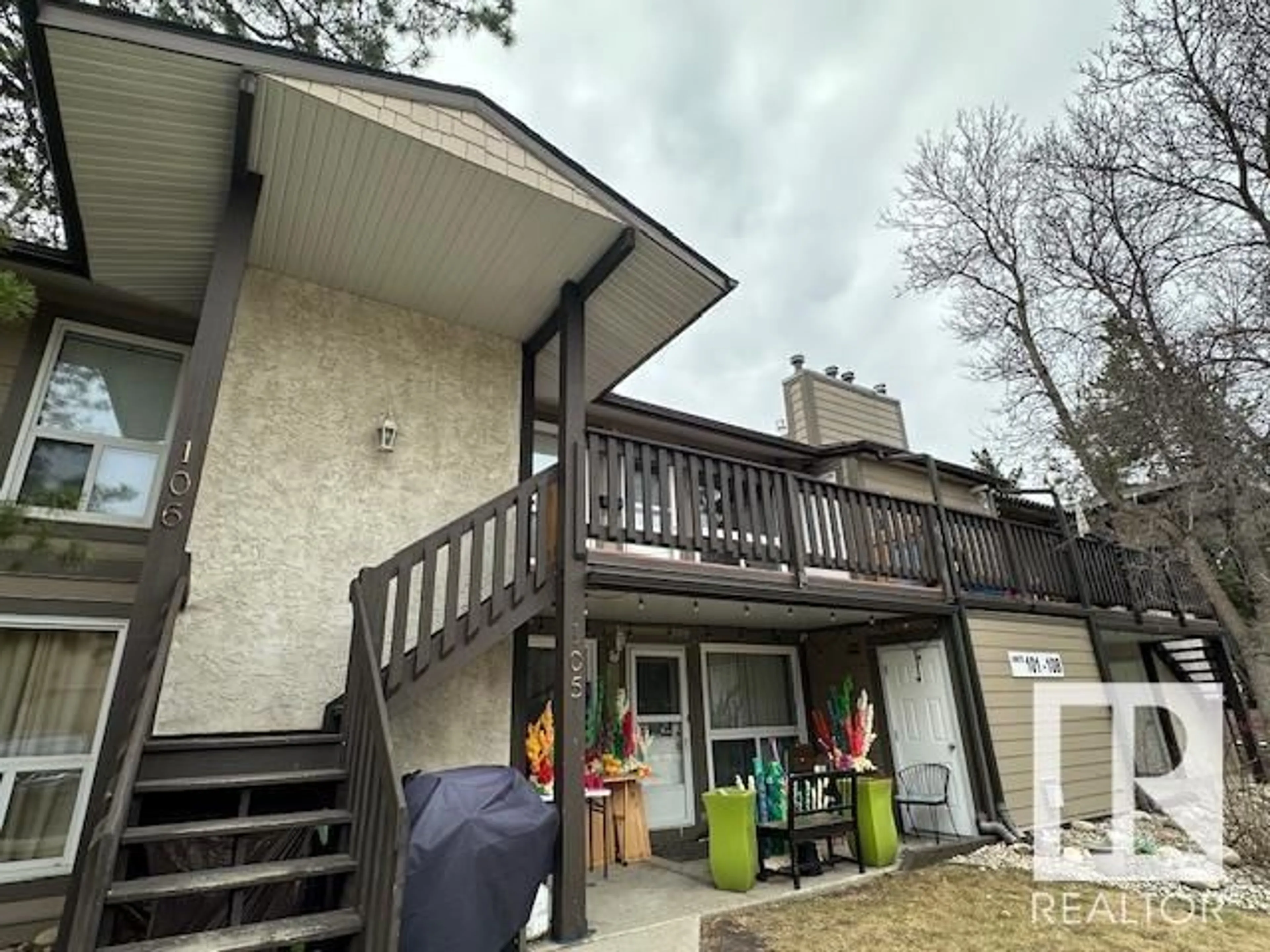 Patio, unknown for #106 - 106 WOODLAND RD, St. Albert Alberta T8H5H3