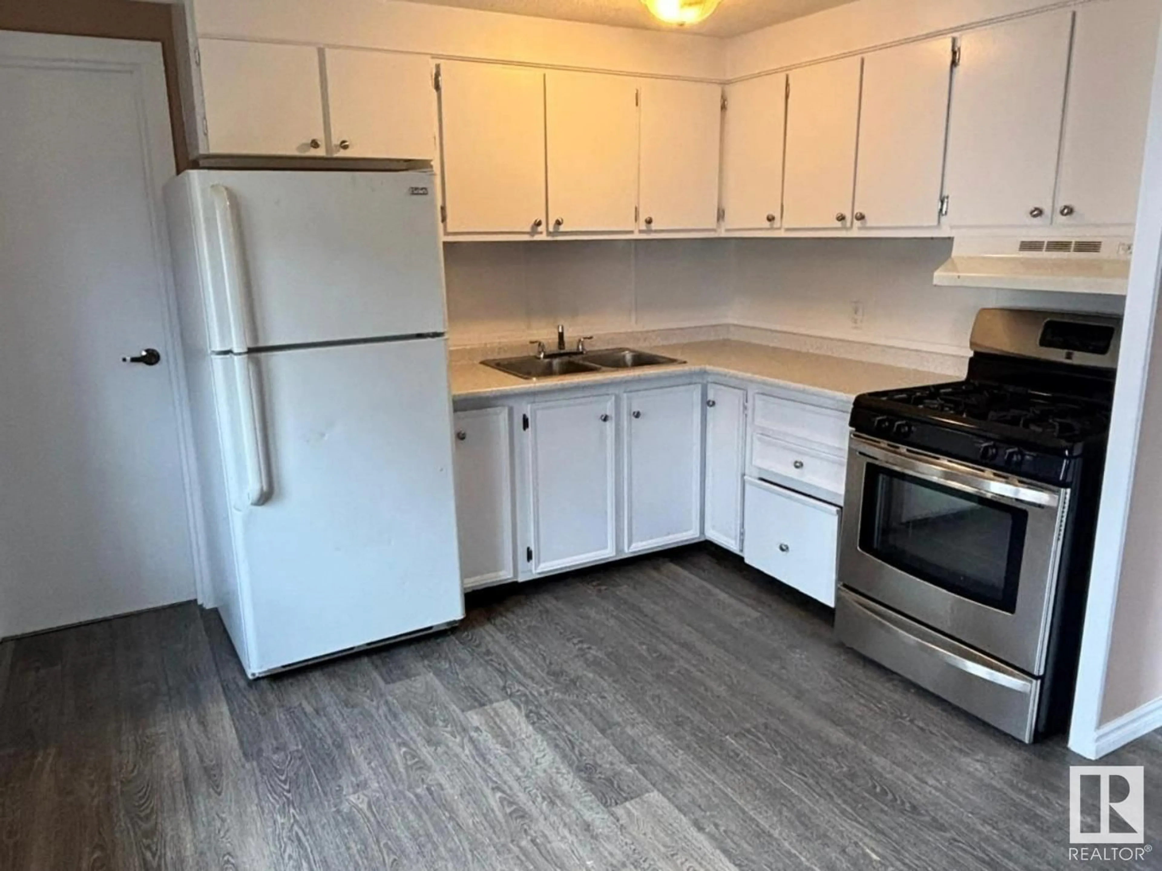 Standard kitchen, unknown for 28 - 4405 50 AV, Cold Lake Alberta T9M1Z3