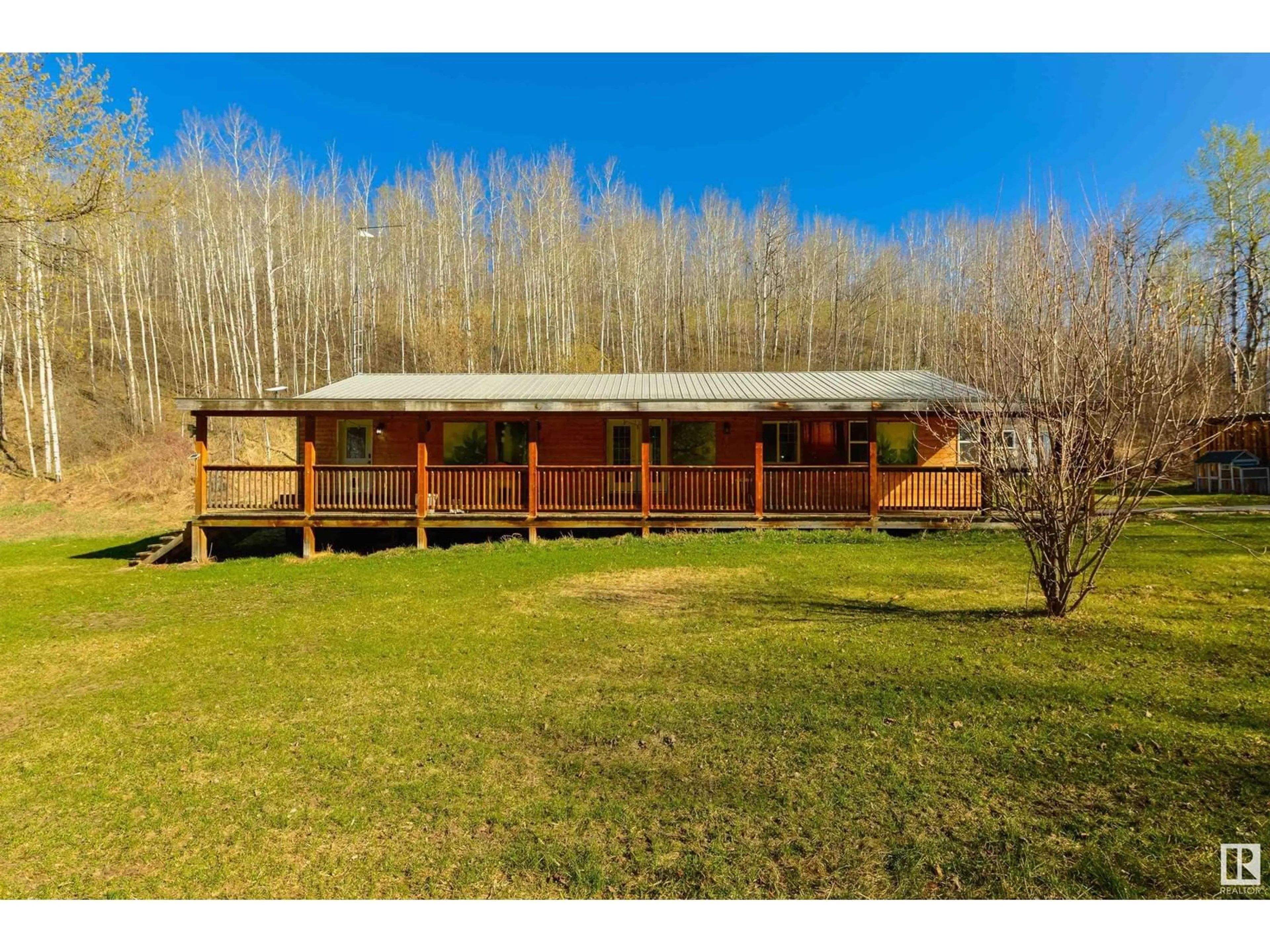 A pic from outside/outdoor area/front of a property/back of a property/a pic from drone, unknown for 4302 BURTONSVILLE RD, Rural Parkland County Alberta T0E2H0