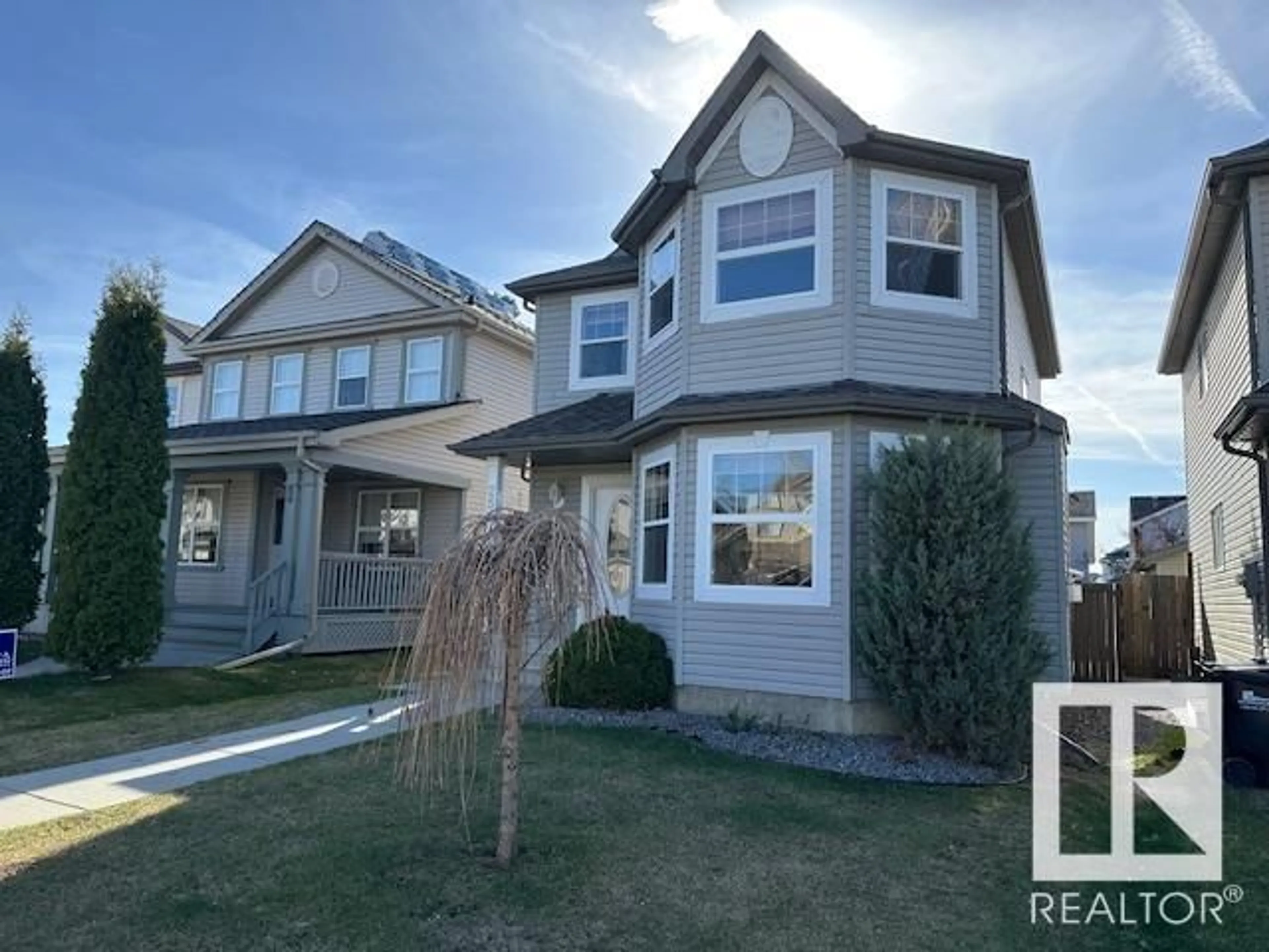 Home with vinyl exterior material, street for 250 SUNCREST RD, Sherwood Park Alberta T8H0B5