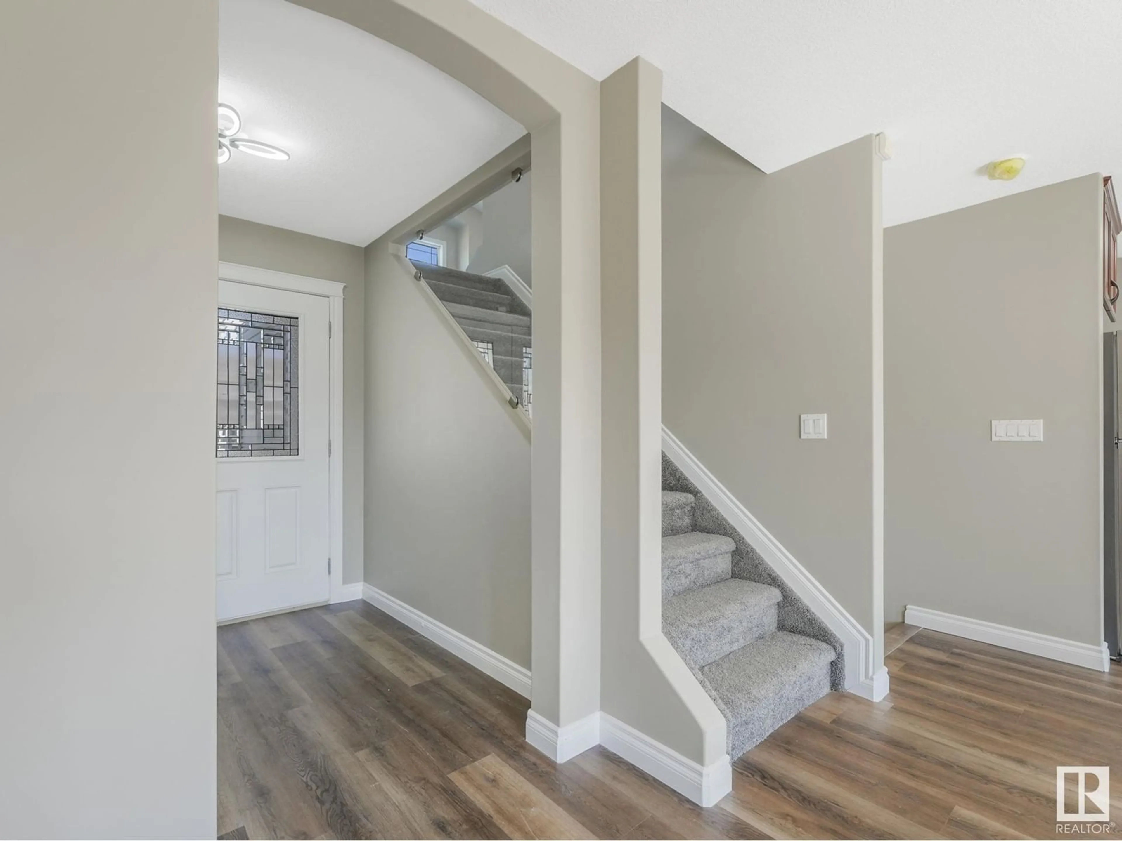 Indoor entryway for 108 LAMPLIGHT DR, Spruce Grove Alberta T7X0G8