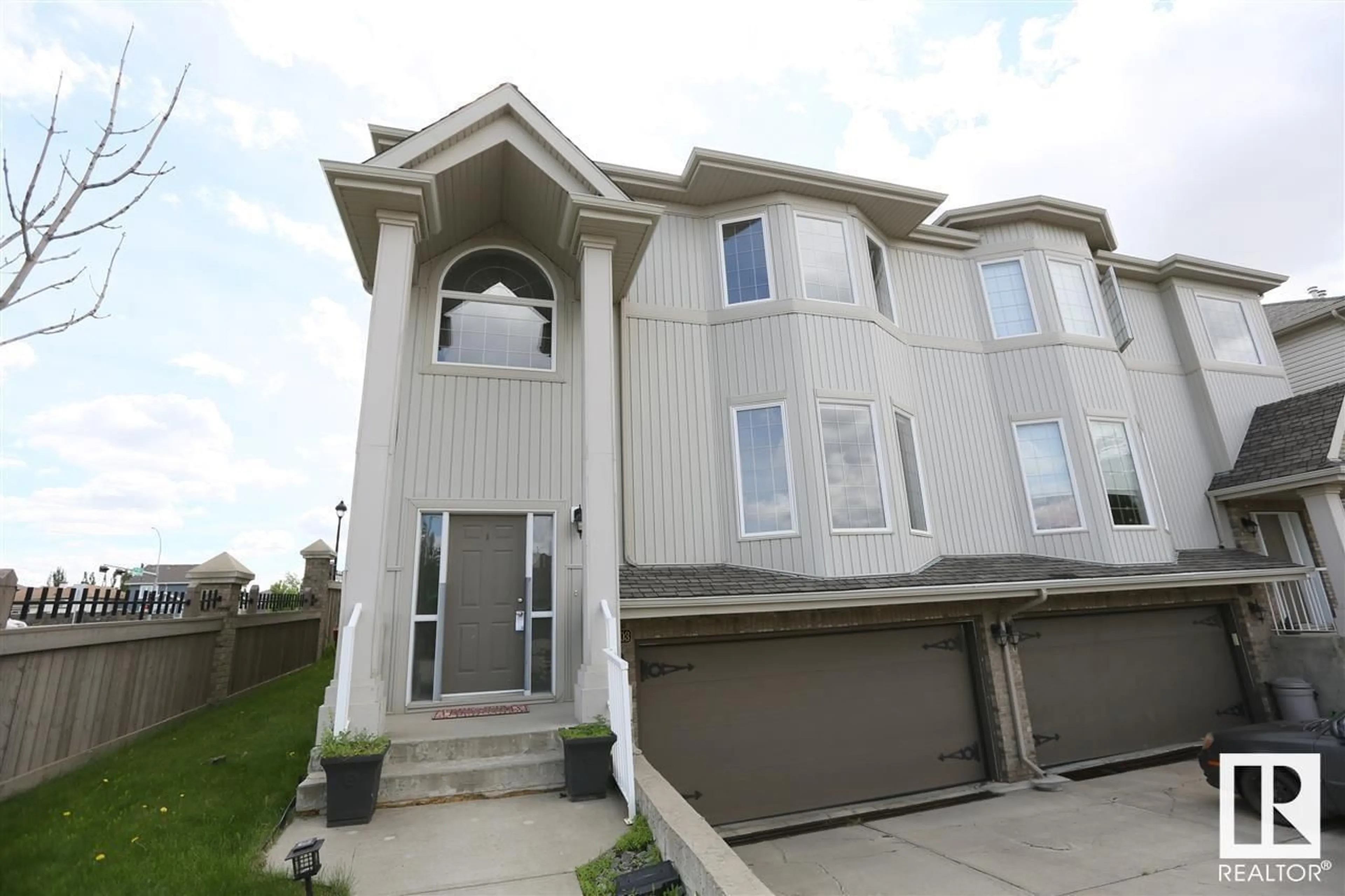 Home with vinyl exterior material, unknown for 10903 8 AV, Edmonton Alberta T6W1G1
