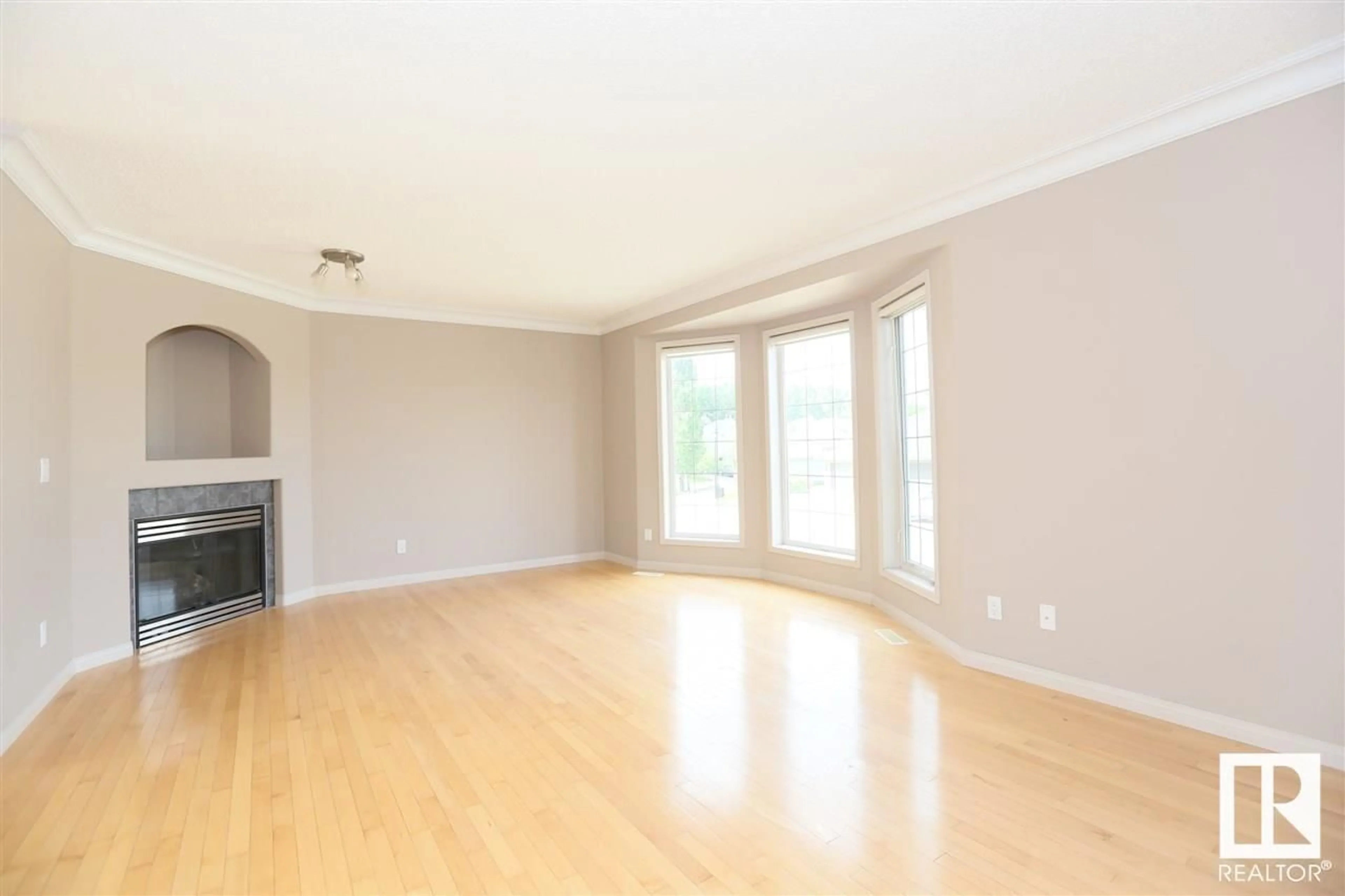 A pic of a room for 10903 8 AV, Edmonton Alberta T6W1G1