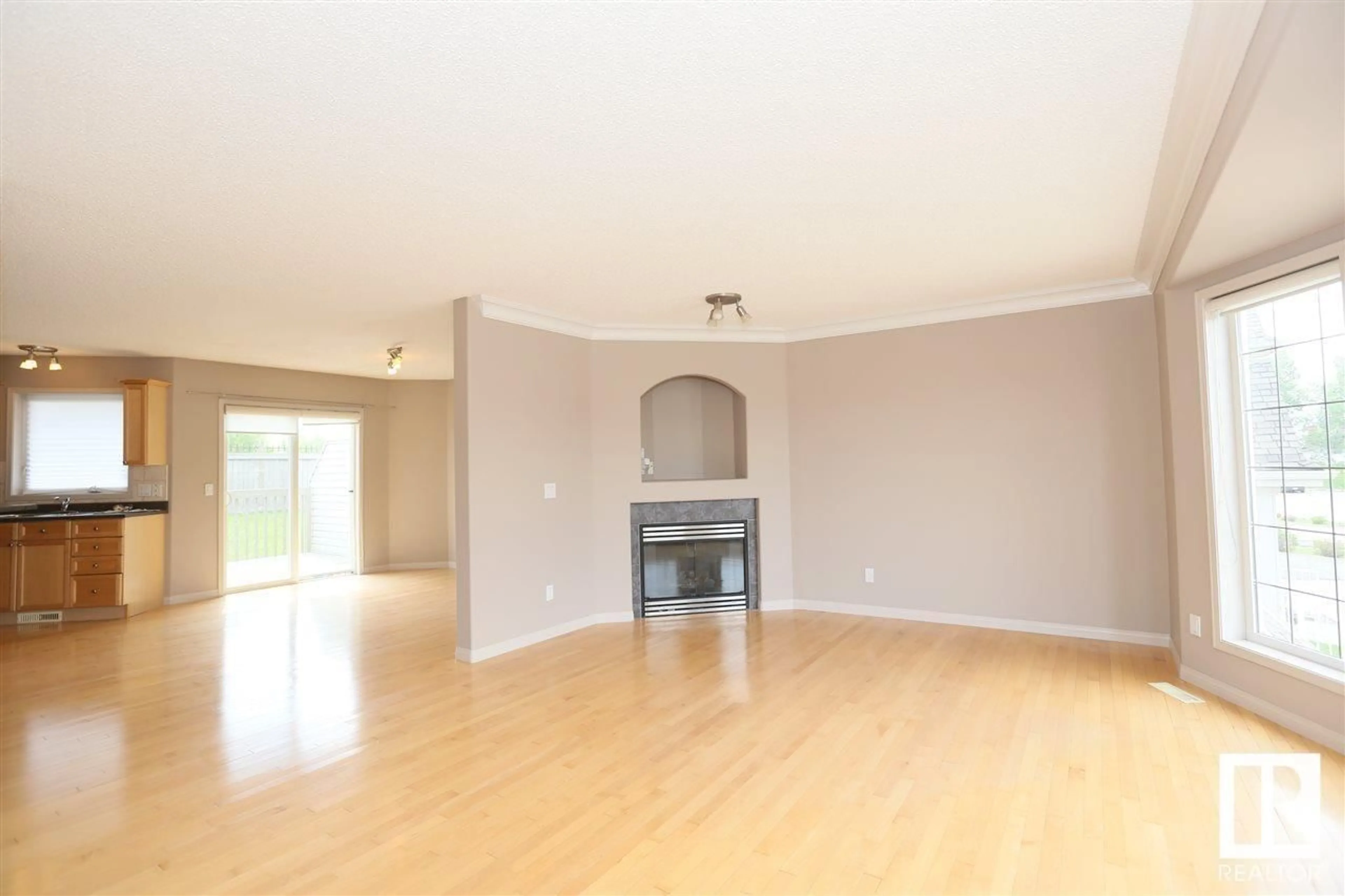 A pic of a room for 10903 8 AV, Edmonton Alberta T6W1G1